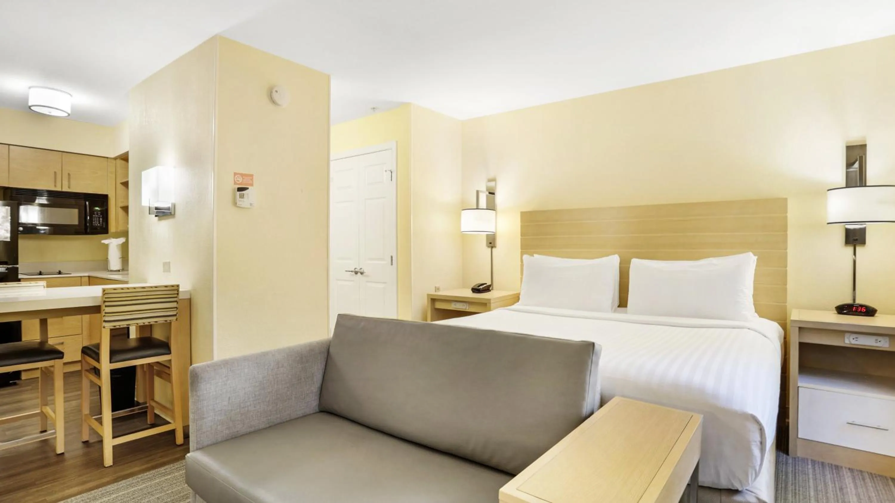 Photo of the whole room, Bed in Staybridge Suites Columbia - Baltimore by IHG
