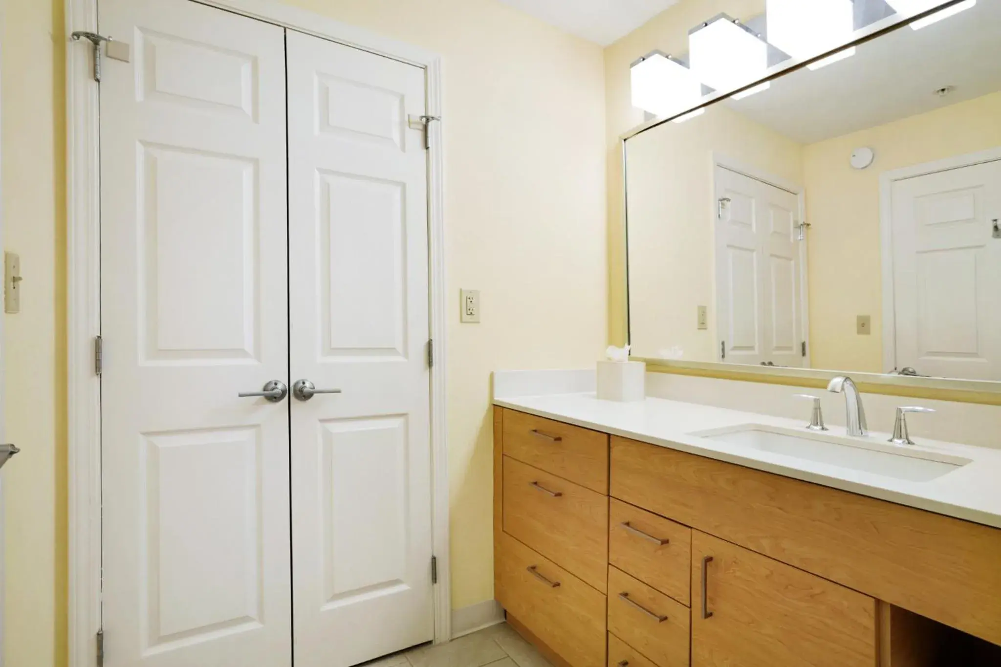 Two-Bedroom King Suite in Staybridge Suites Columbia - Baltimore by IHG Two-Bedroom King Suite in Staybridge Suites Columbia - Baltimore by IHG