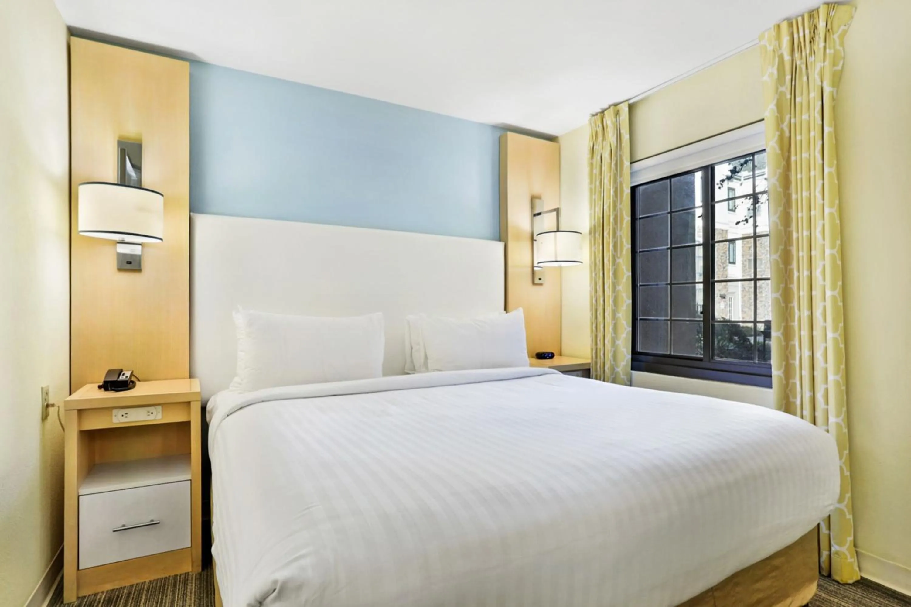 Photo of the whole room, Bed in Staybridge Suites Columbia - Baltimore by IHG