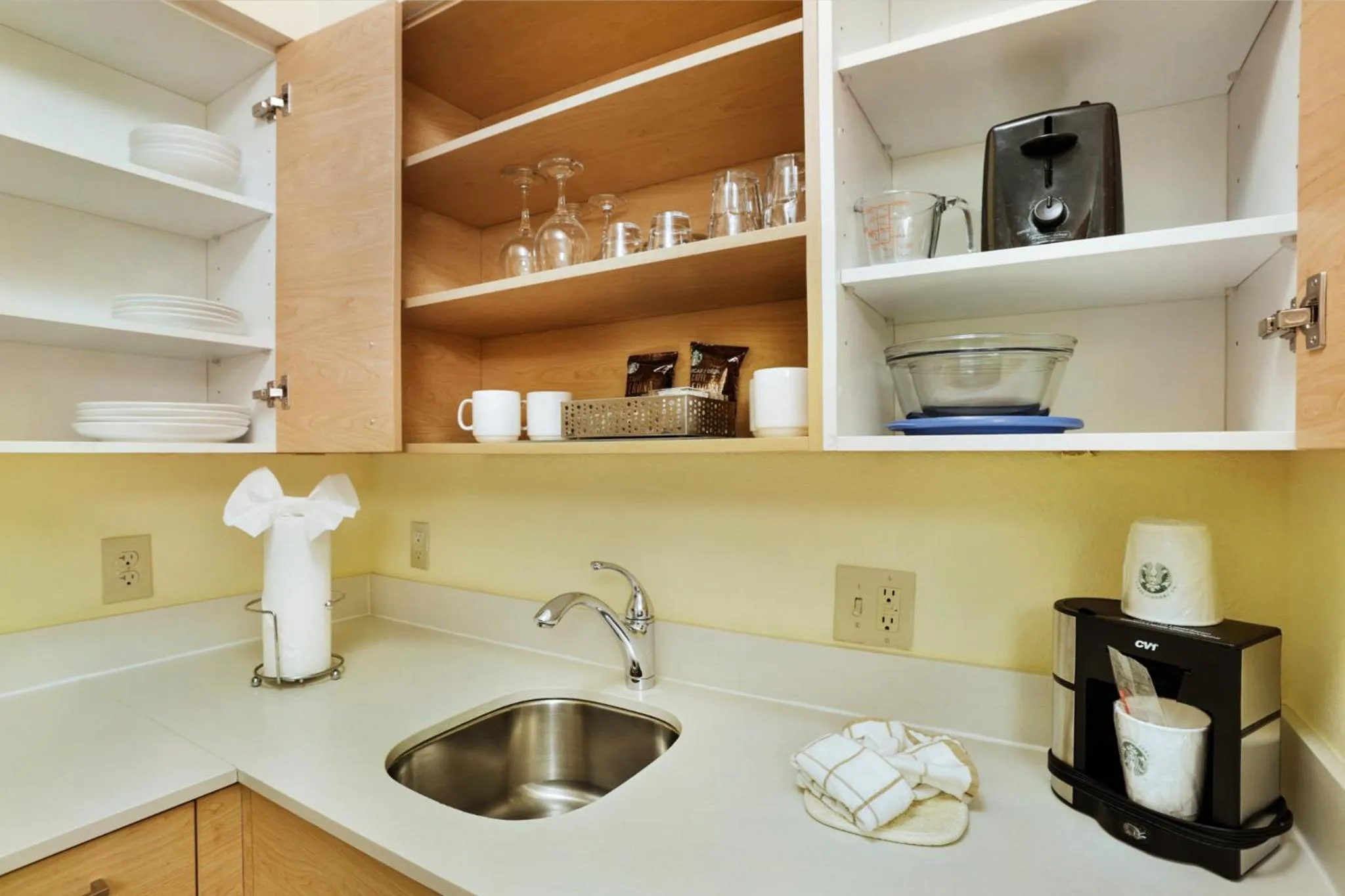 kitchen in Staybridge Suites Columbia - Baltimore by IHG