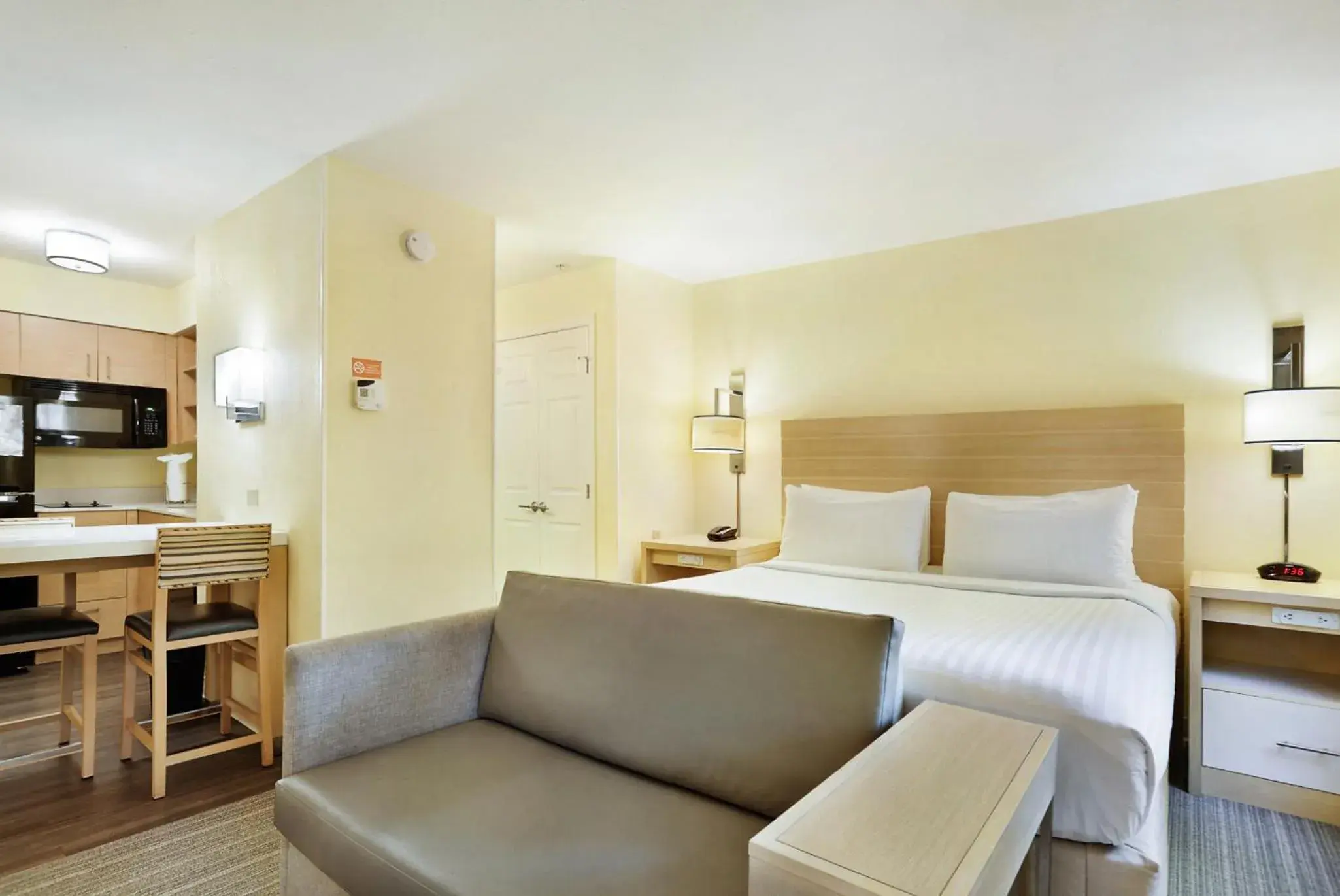 Bedroom, Bed in Staybridge Suites Columbia - Baltimore by IHG Bedroom, Bed in Staybridge Suites Columbia - Baltimore by IHG