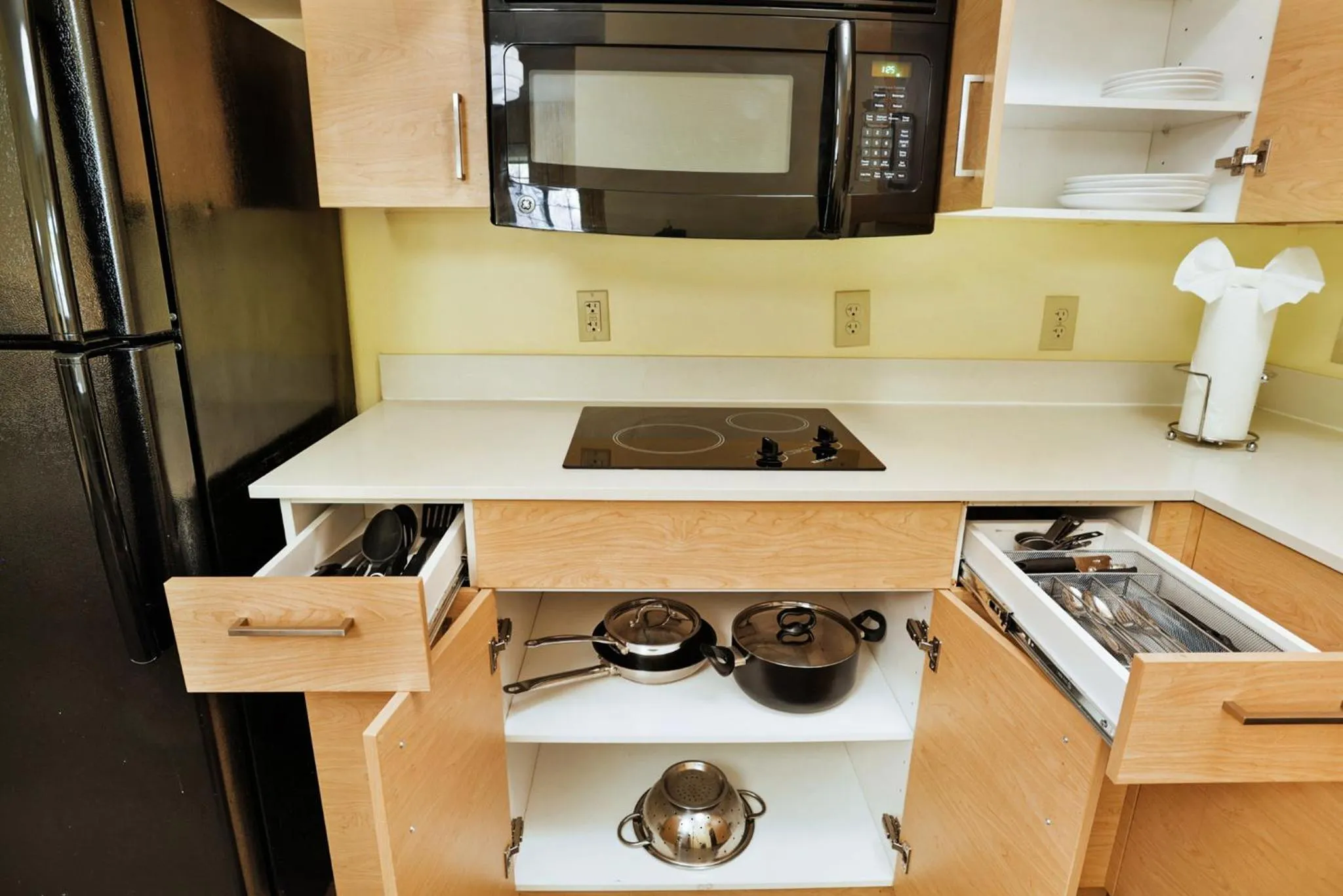 Kitchen or kitchenette in Staybridge Suites Columbia - Baltimore by IHG