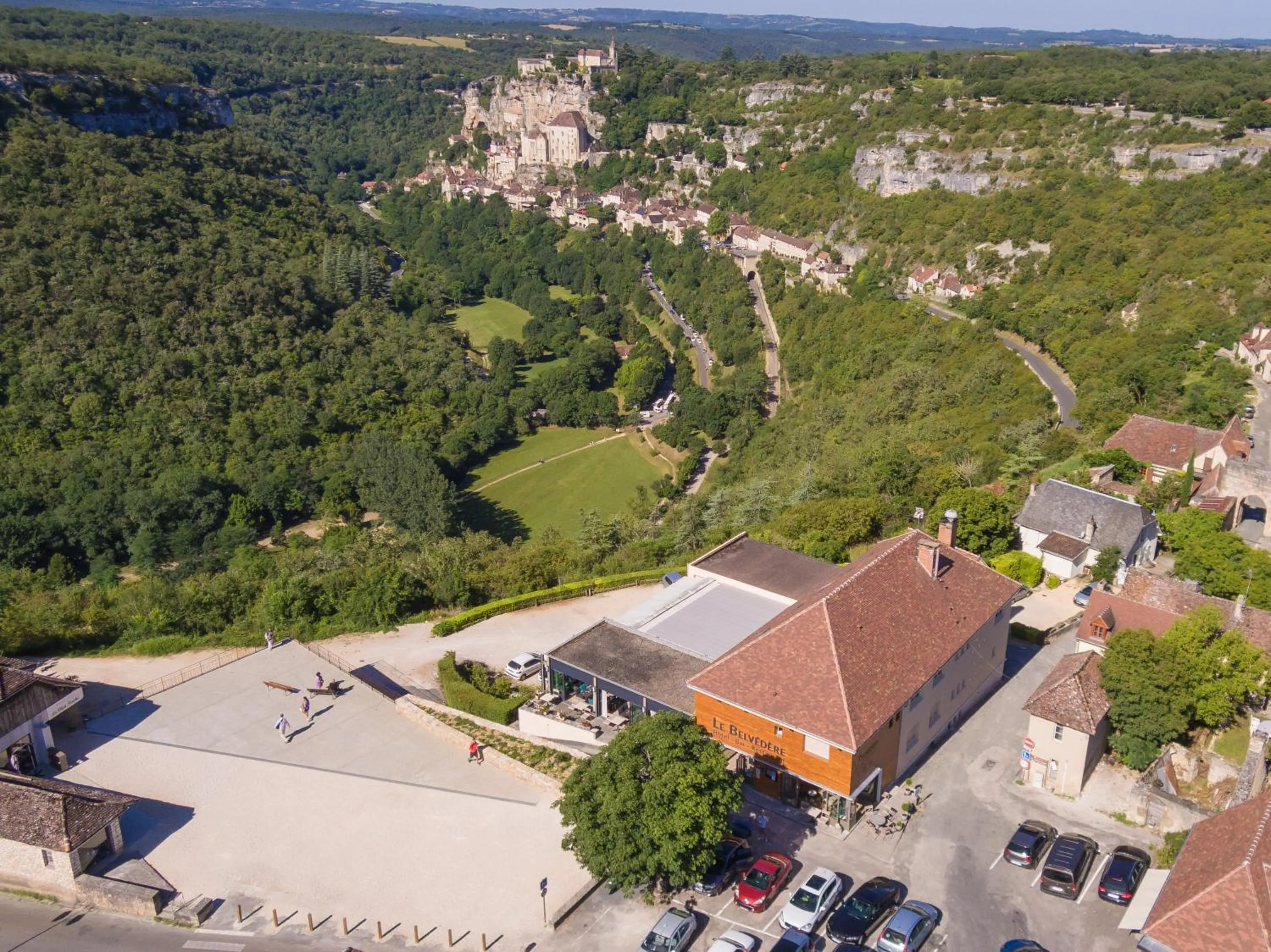 Bird's eye view in Logis Hôtels - Le Belvédère - Hôtel 2 étoiles et Restaurant