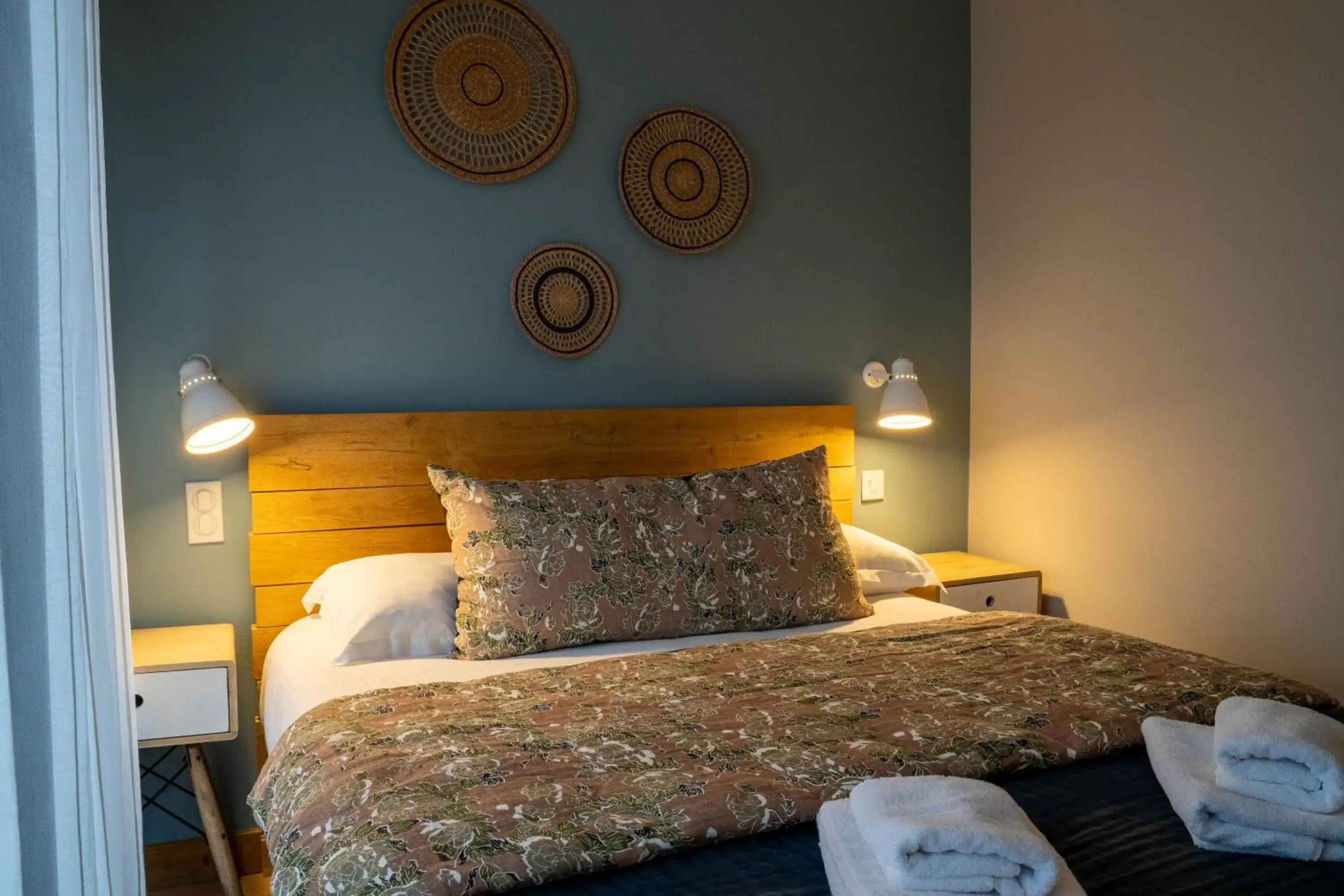 Bedroom, Bed in Logis Hôtels - Le Belvédère - Hôtel 2 étoiles et Restaurant Bedroom, Bed in Logis Hôtels - Le Belvédère - Hôtel 2 étoiles et Restaurant