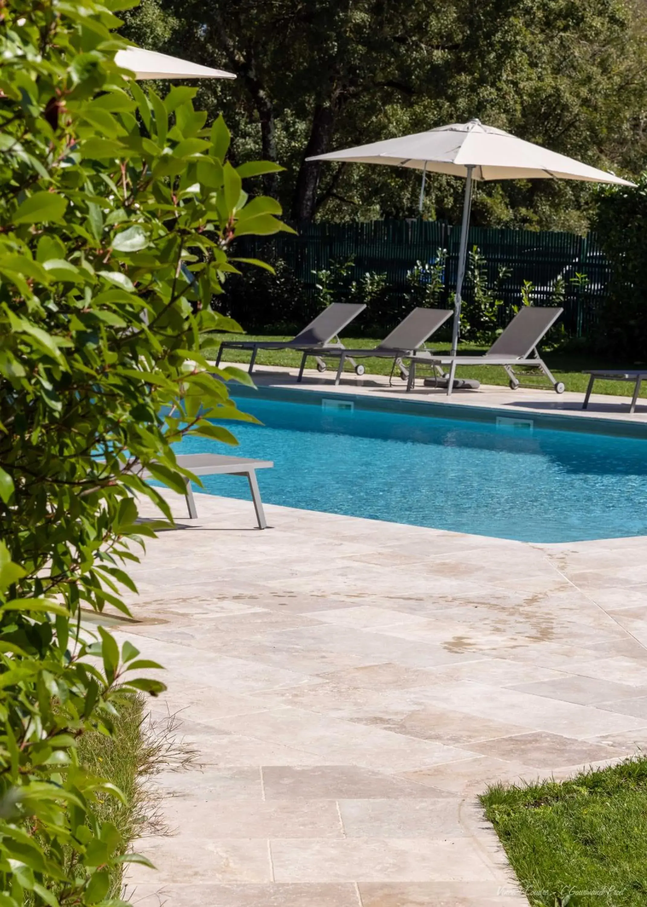 Swimming pool in Logis Hôtels - Le Belvédère - Hôtel 2 étoiles et Restaurant Swimming pool in Logis Hôtels - Le Belvédère - Hôtel 2 étoiles et Restaurant