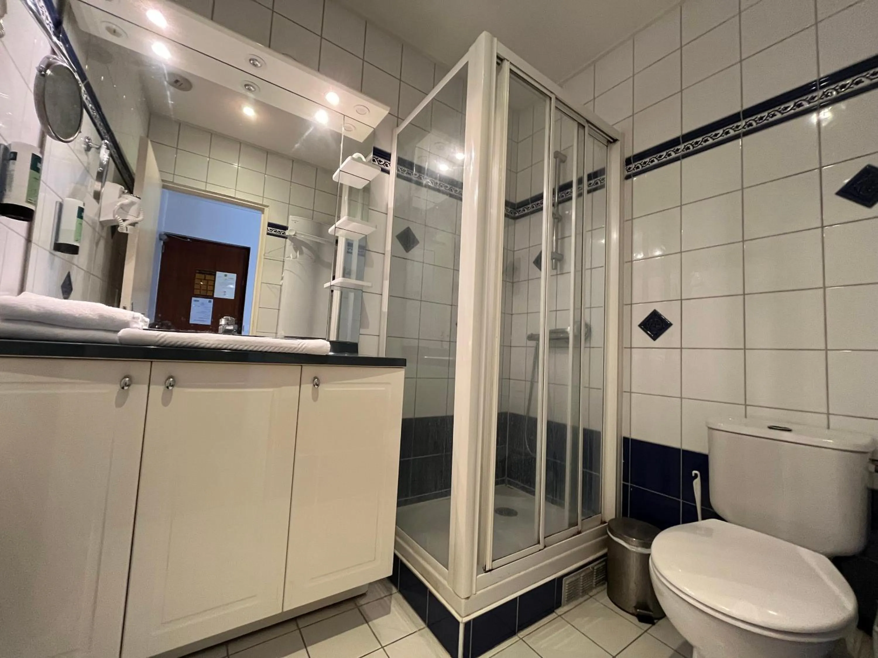 Logis Hôtel & Restaurant - Le Bretagne