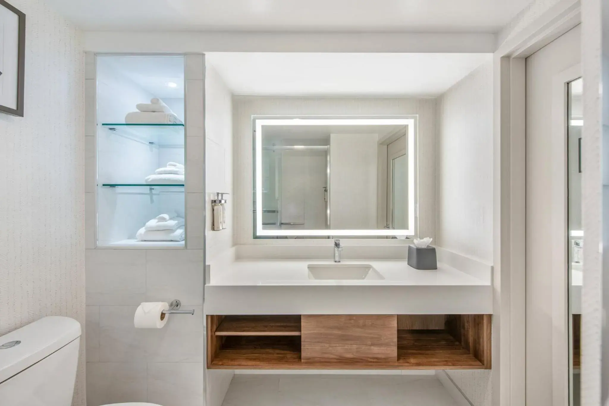 Executive Suite - Non-Smoking in Holiday Inn Los Angeles Gateway-Torrance by IHG Executive Suite - Non-Smoking in Holiday Inn Los Angeles Gateway-Torrance by IHG