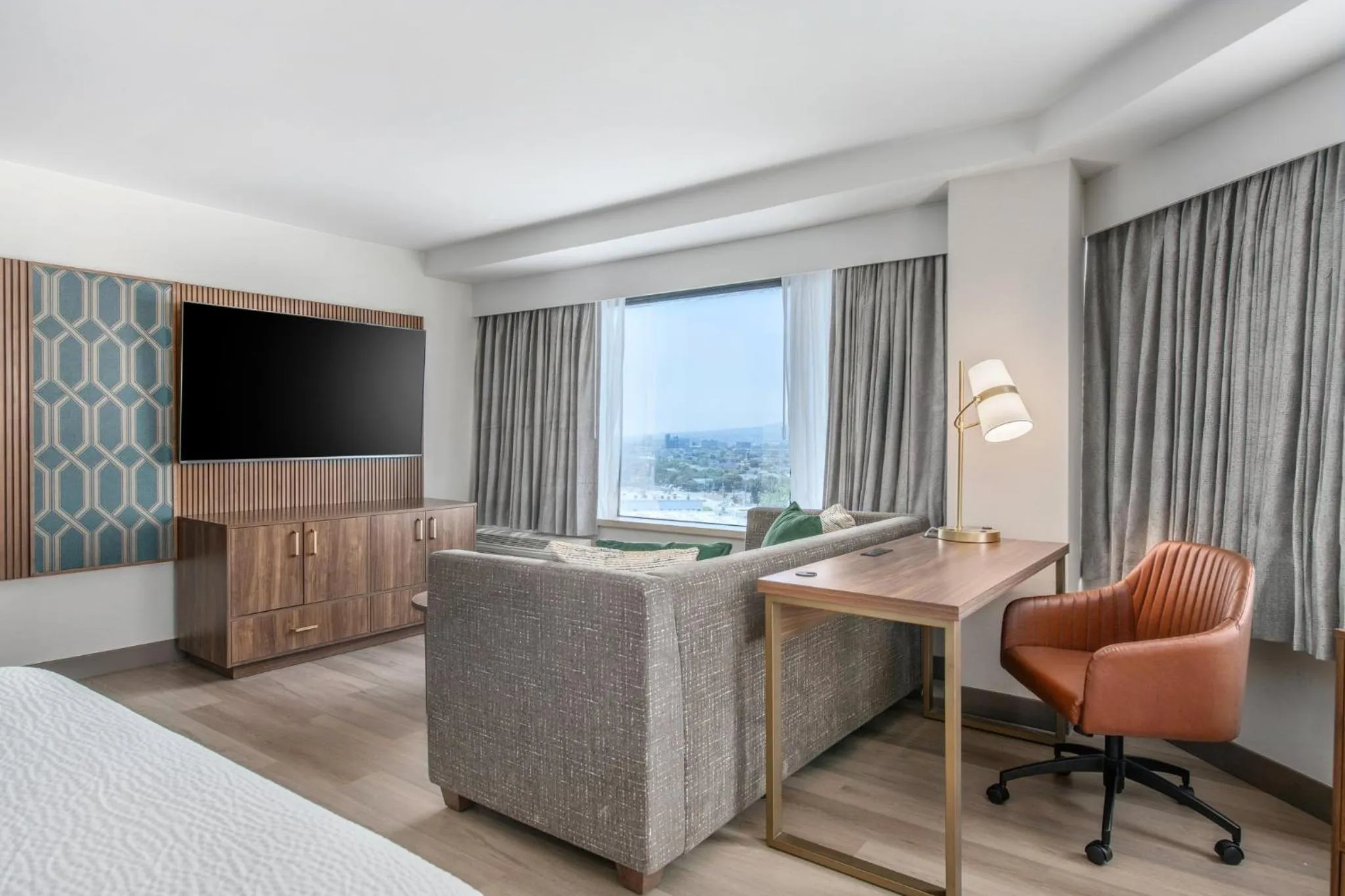 Photo of the whole room in Holiday Inn Los Angeles Gateway-Torrance by IHG