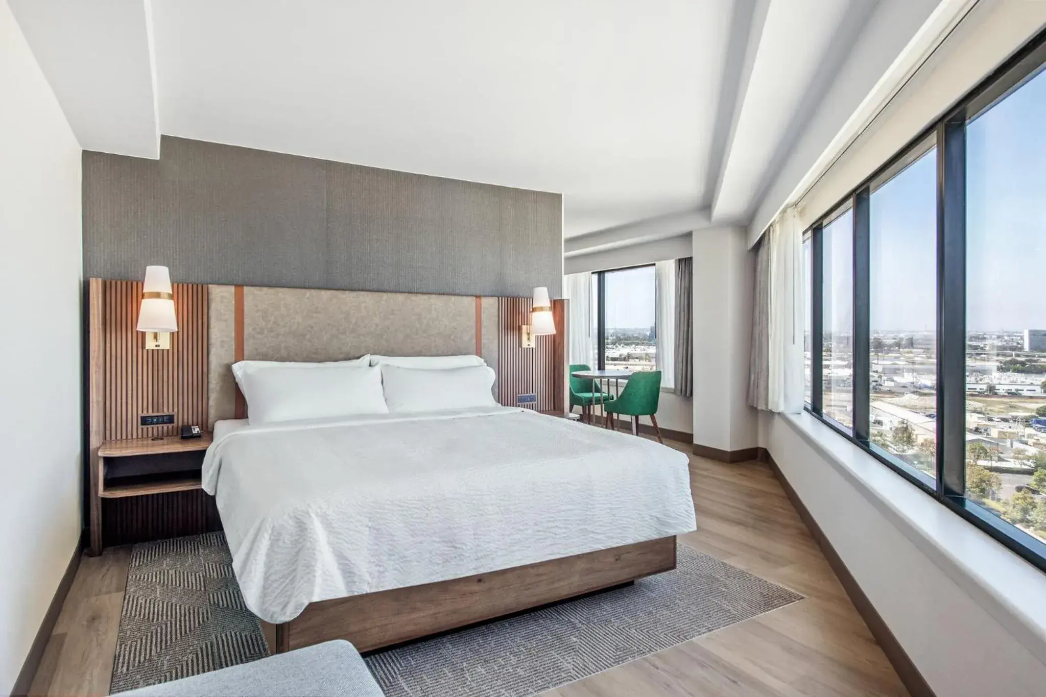 Executive Suite - Non-Smoking in Holiday Inn Los Angeles Gateway-Torrance by IHG Executive Suite - Non-Smoking in Holiday Inn Los Angeles Gateway-Torrance by IHG