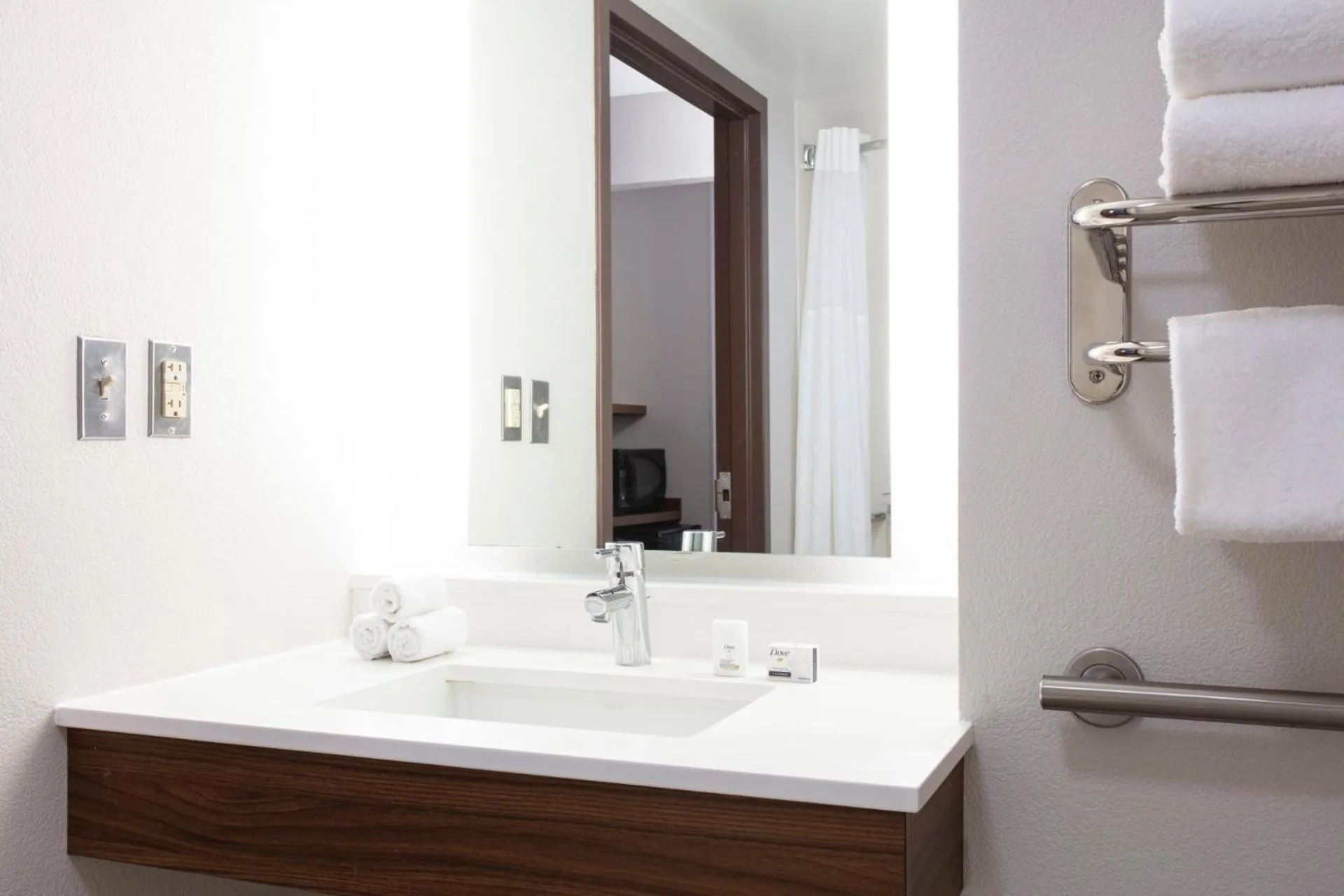 Bathroom in Holiday Inn Express - San Antonio Airport by IHG
