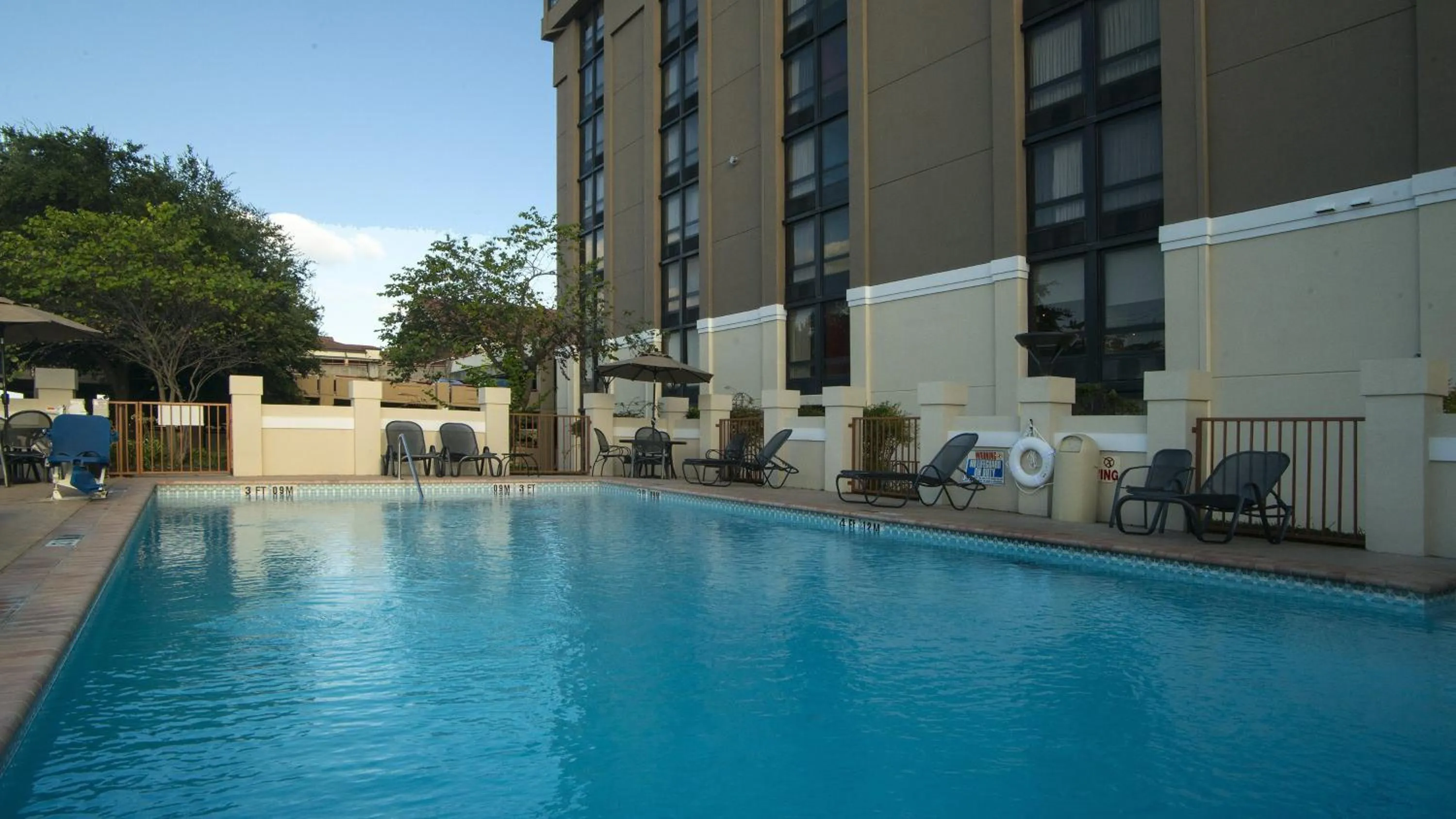 Swimming pool in Holiday Inn Express - San Antonio Airport by IHG