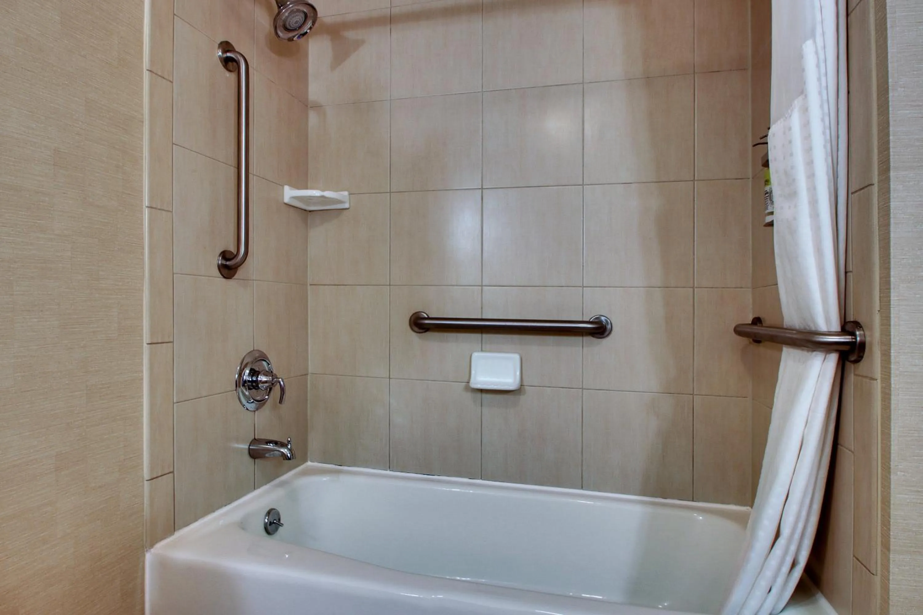 Bathroom in Holiday Inn Express Baltimore BWI Airport West by IHG