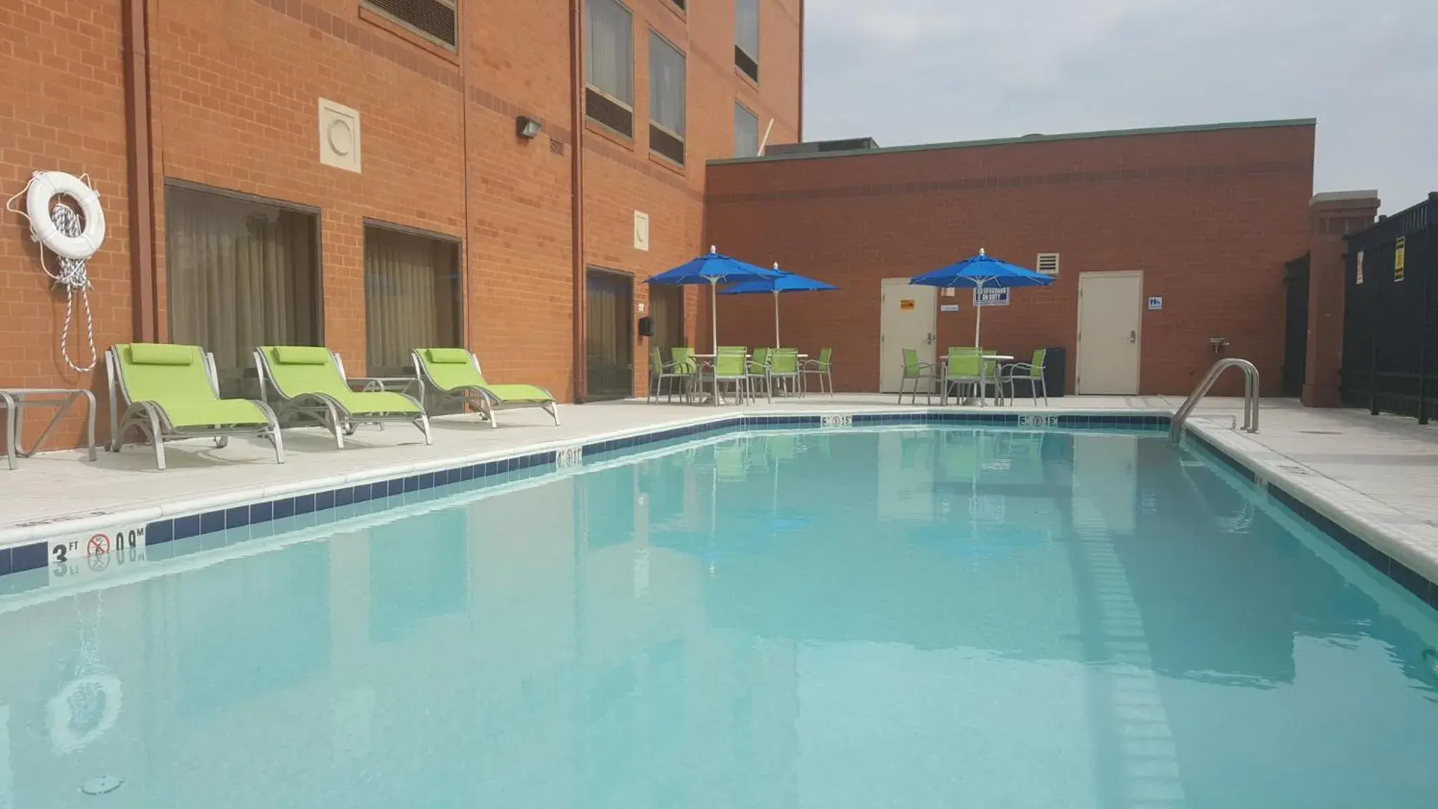 Swimming pool in Holiday Inn Express Baltimore BWI Airport West by IHG Swimming pool in Holiday Inn Express Baltimore BWI Airport West by IHG