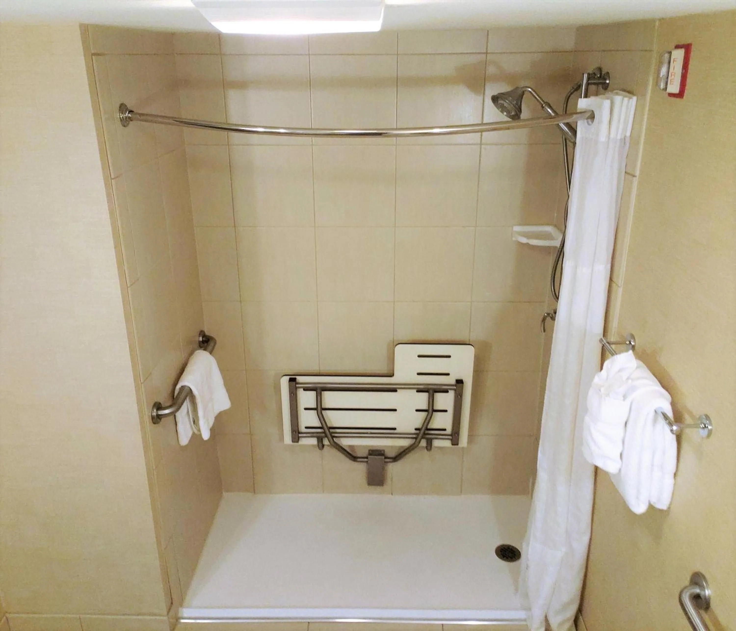 Bathroom in Holiday Inn Express Baltimore BWI Airport West by IHG