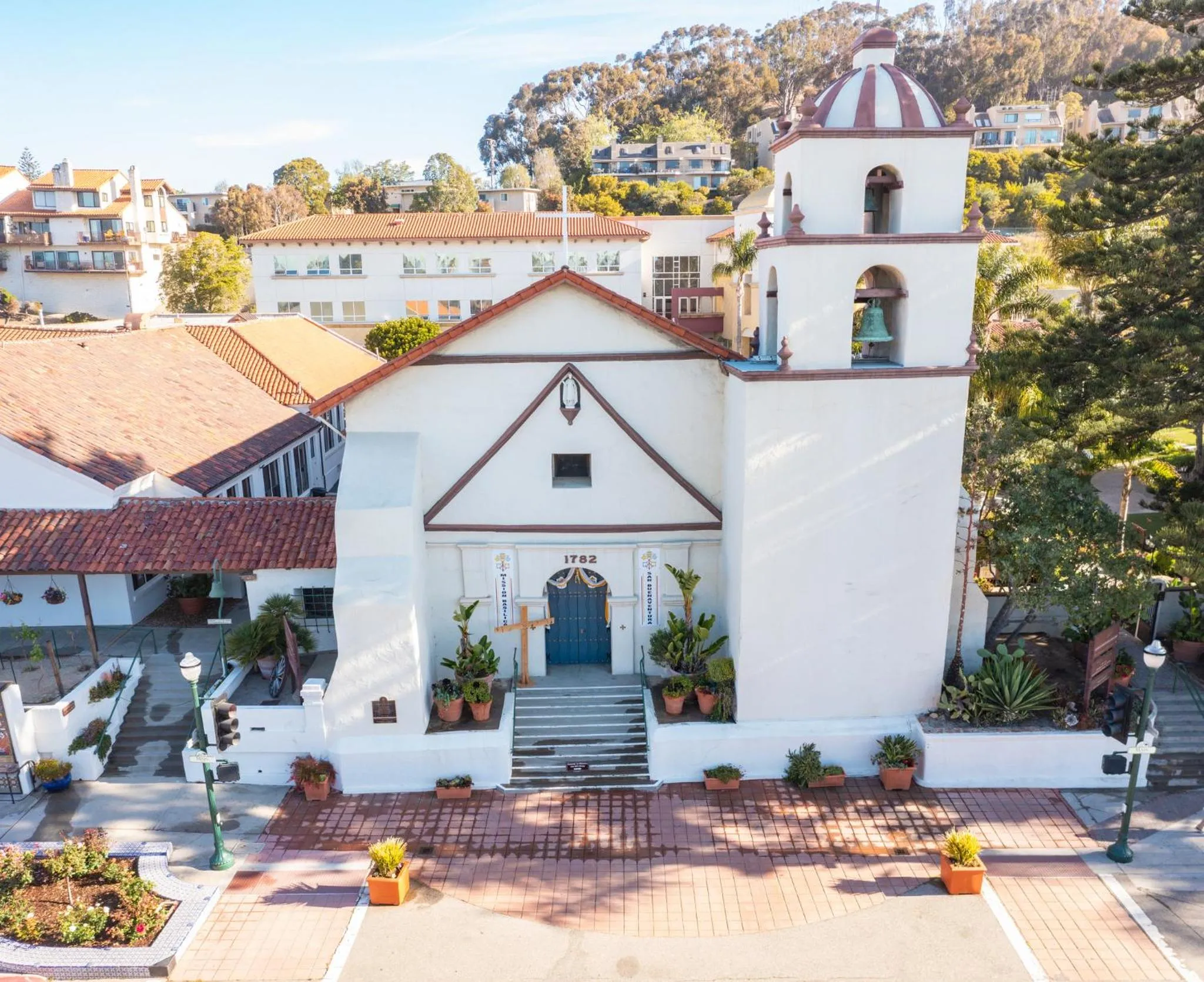 Nearby landmark in Crowne Plaza Ventura Beach by IHG