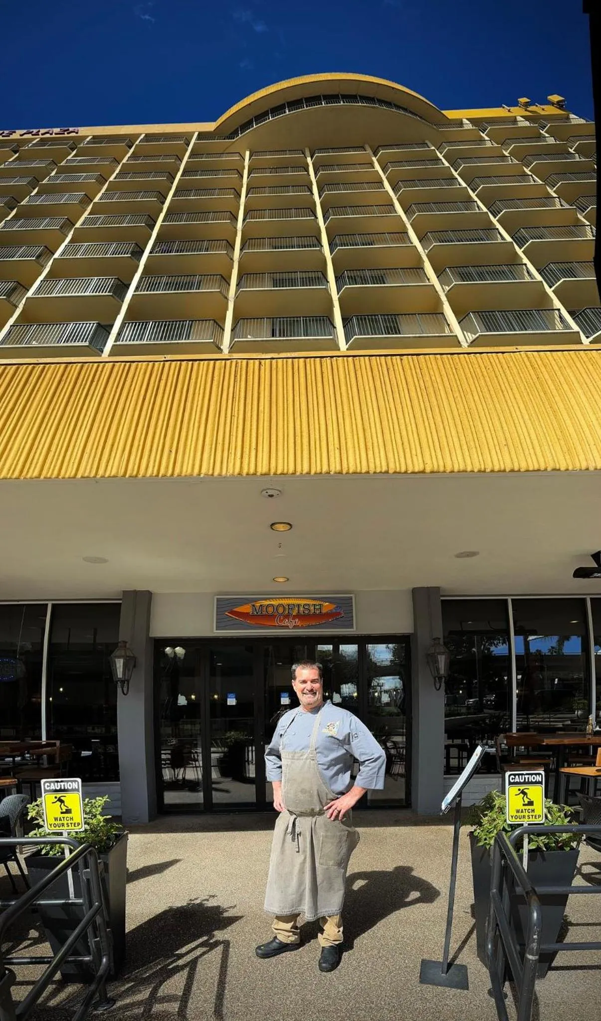 Restaurant/places to eat in Crowne Plaza Ventura Beach by IHG