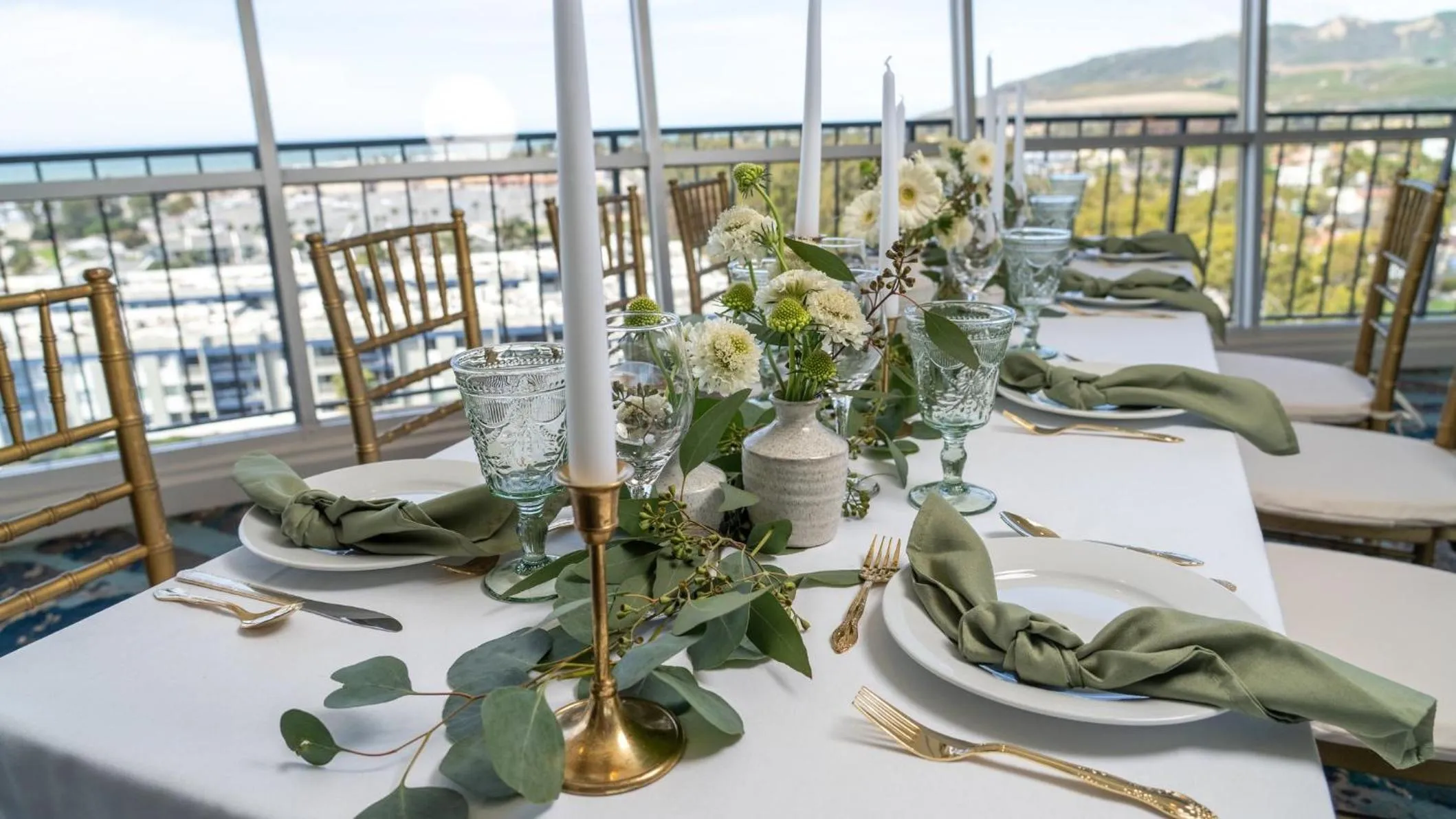 Meeting/conference room in Crowne Plaza Ventura Beach by IHG