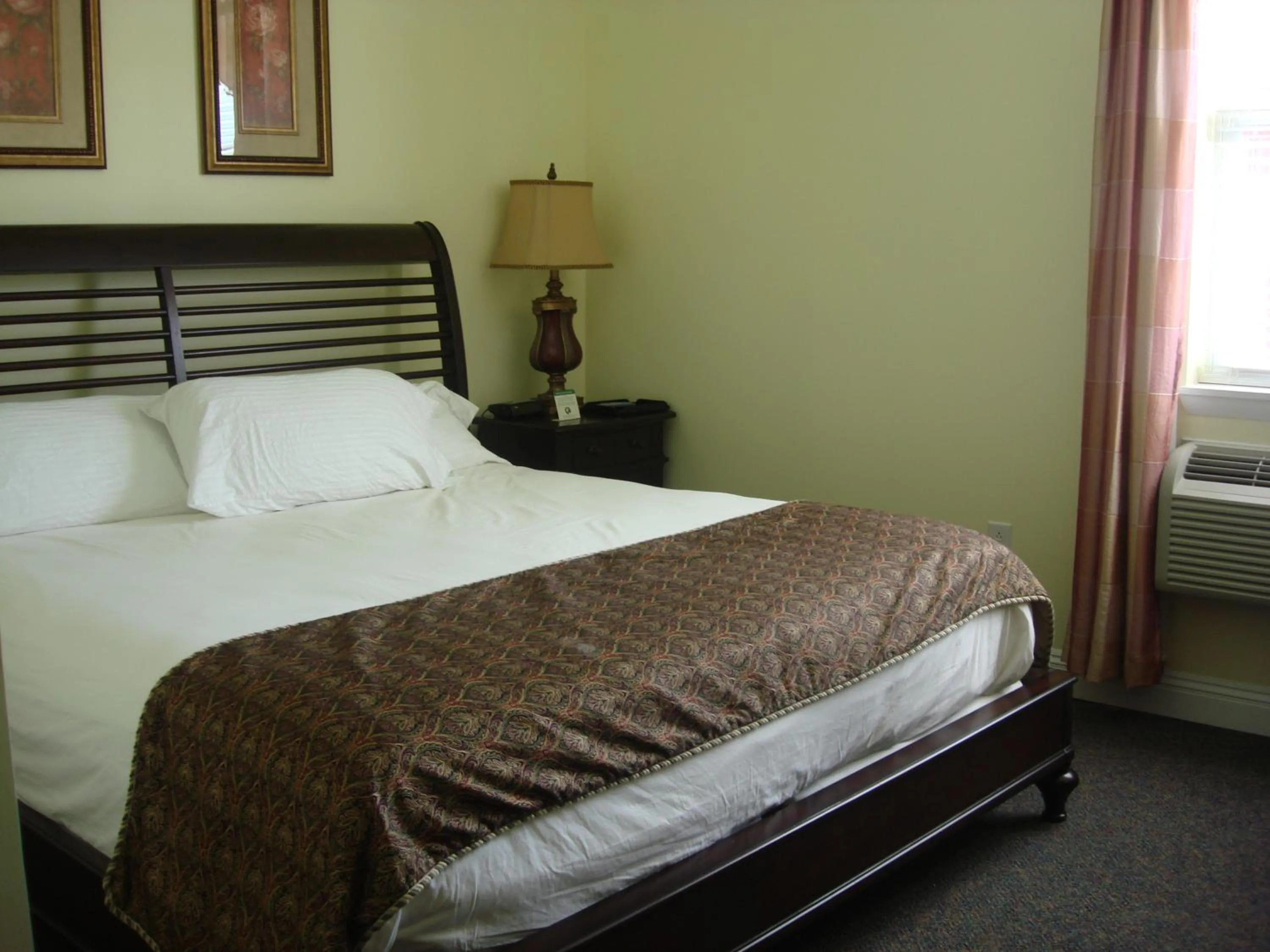 Bed in The City Hotel Bar & Grill