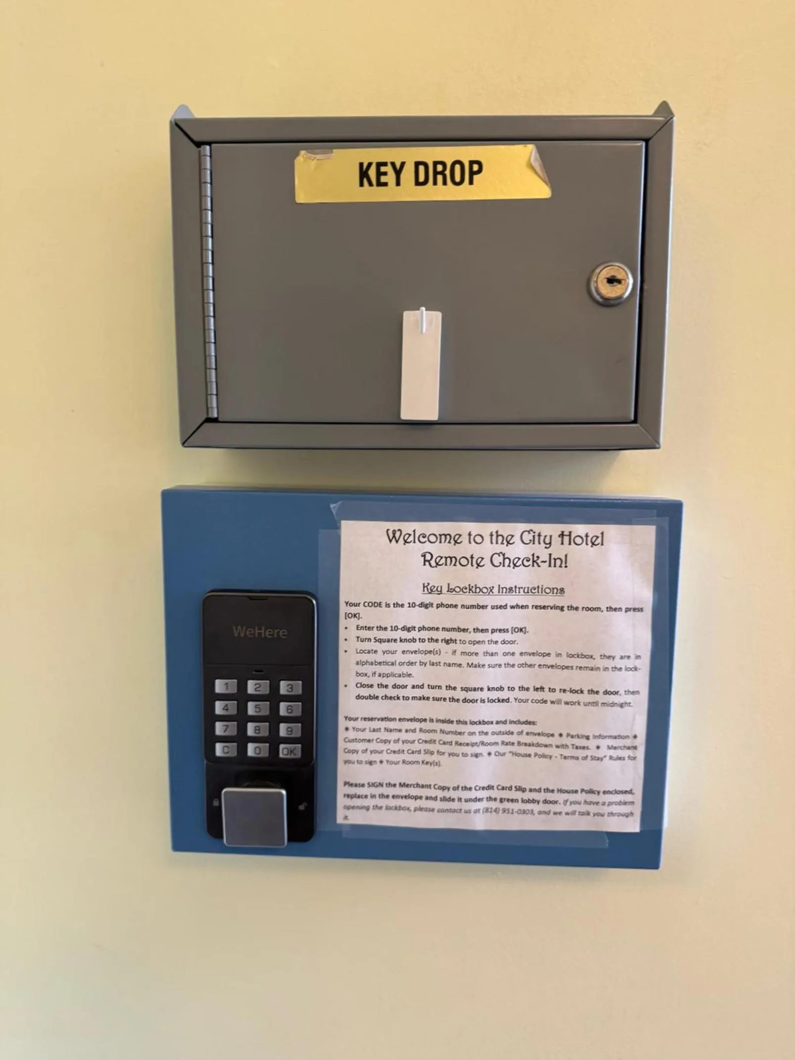 The City Hotel Bar & Grill