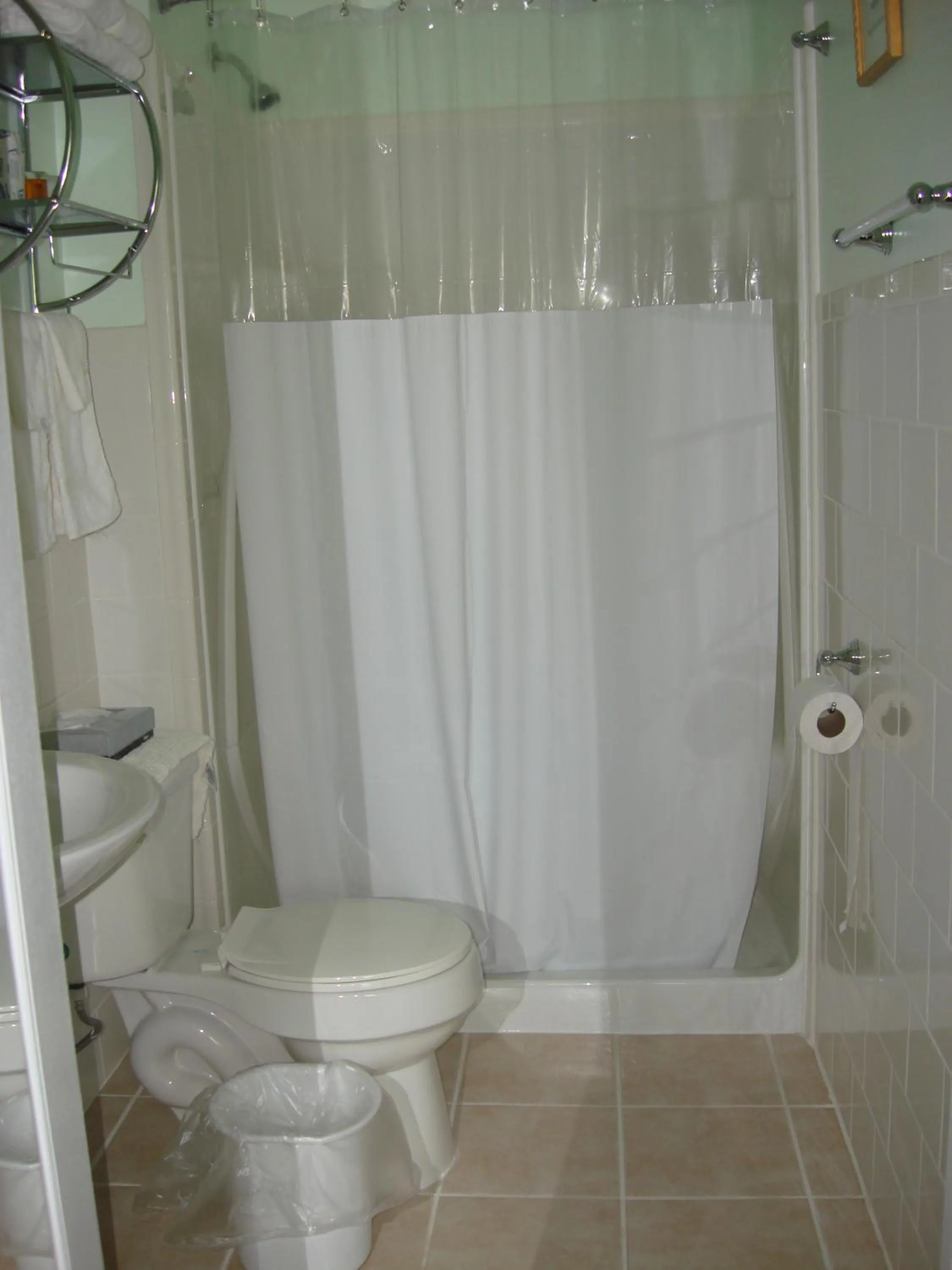 The City Hotel Bar & Grill