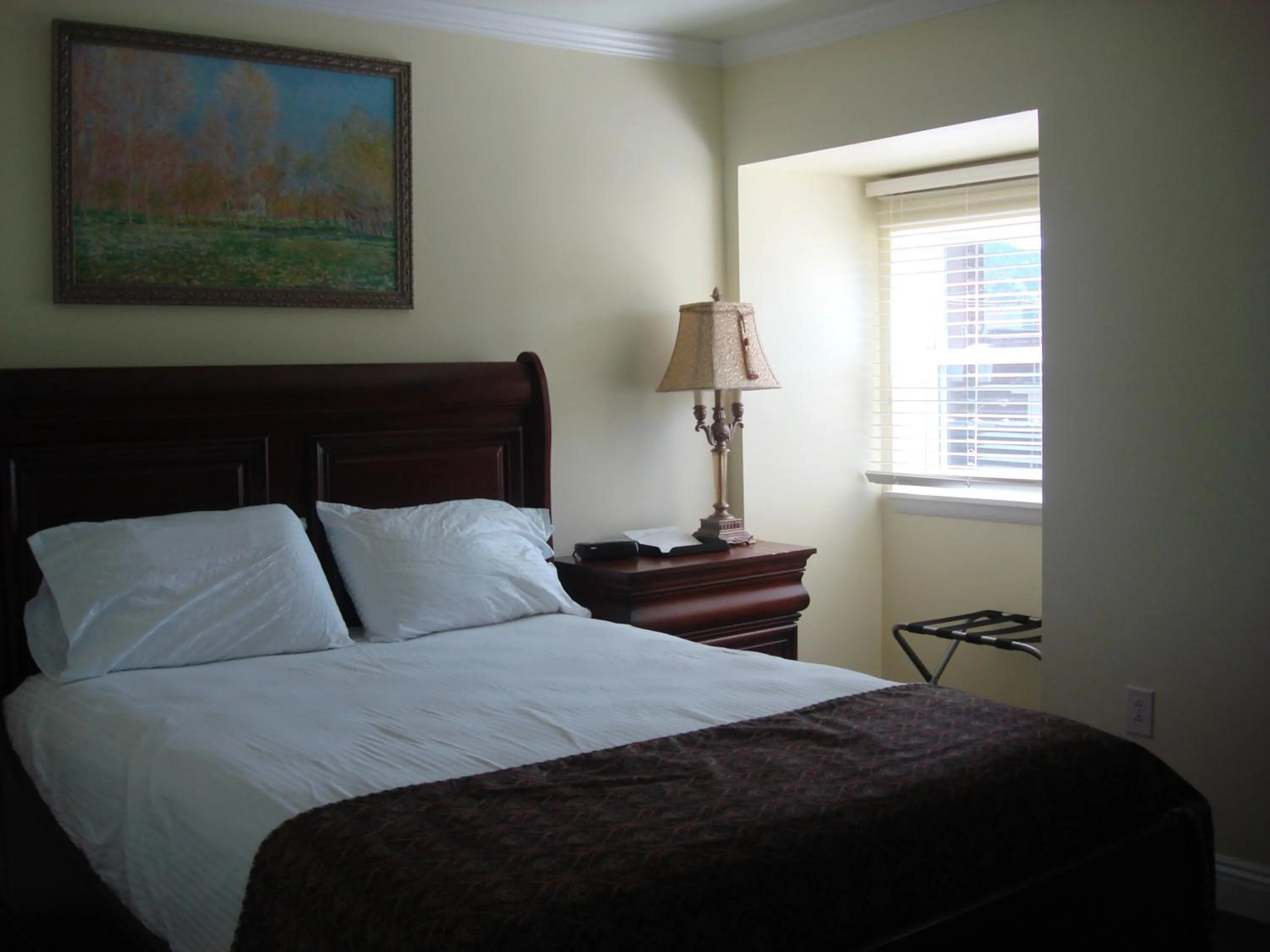 Bed in The City Hotel Bar & Grill