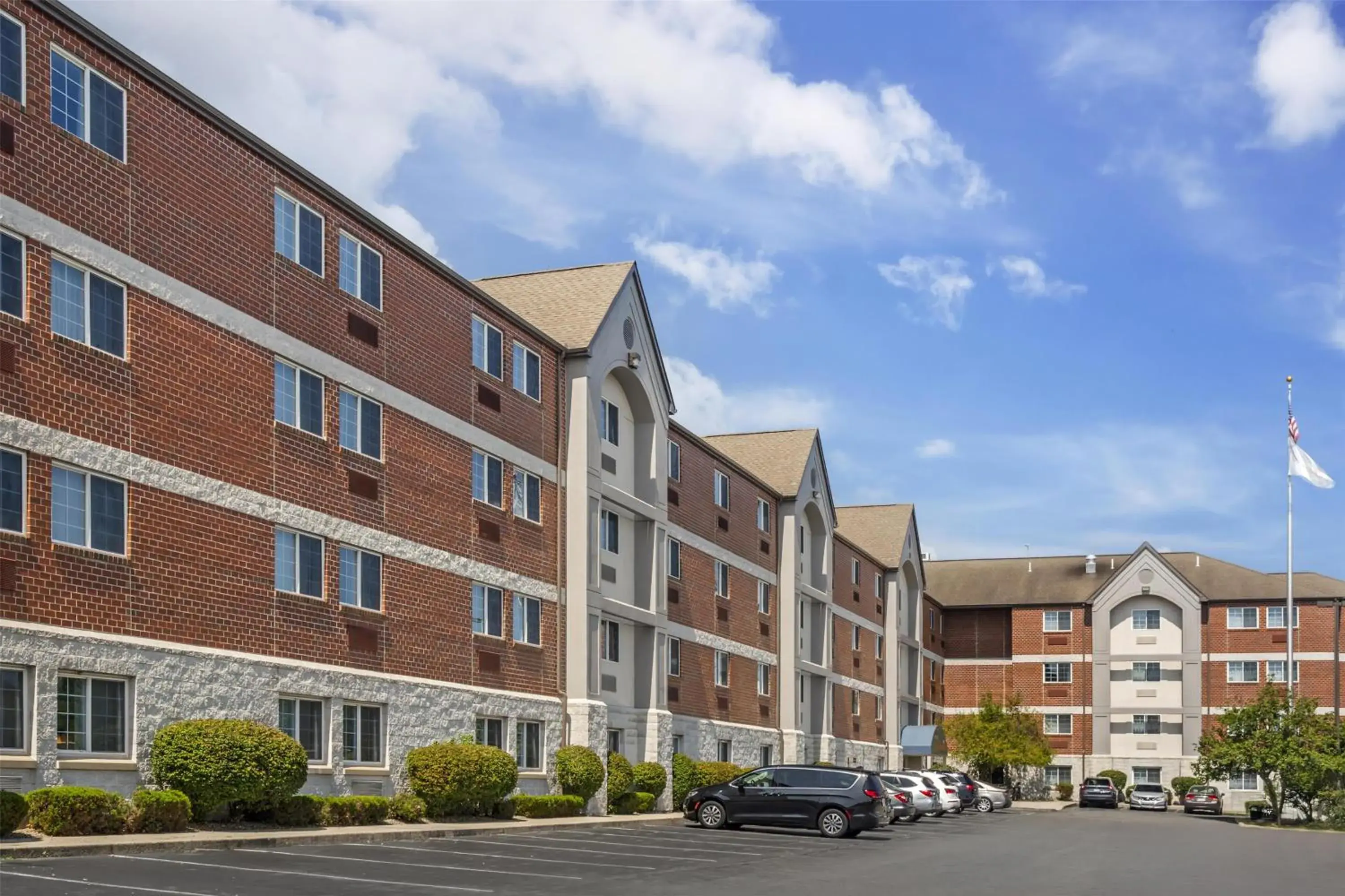 Property building in Sonesta Simply Suites Boston Burlington Property building in Sonesta Simply Suites Boston Burlington