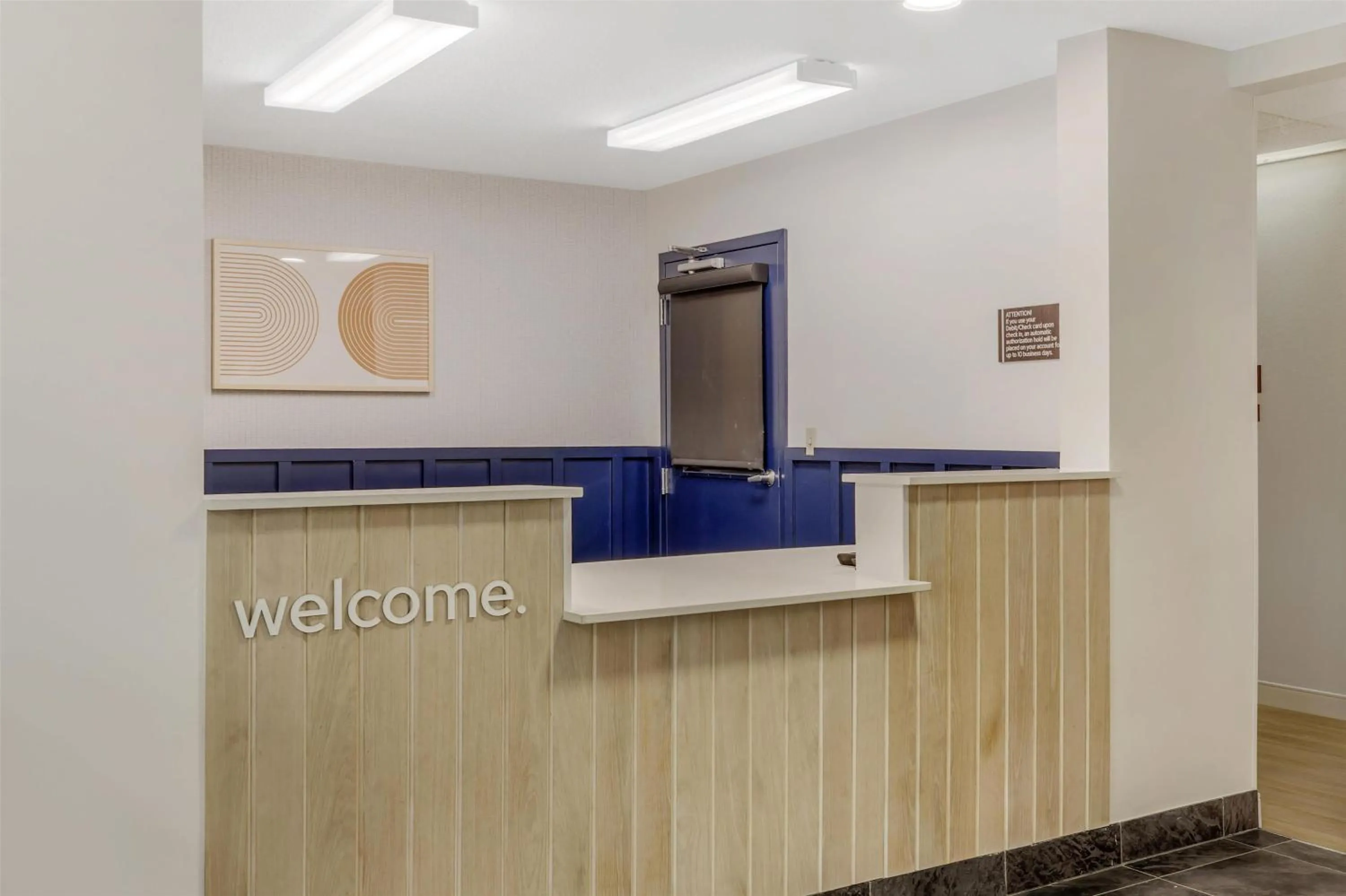 Lobby or reception in Sonesta Simply Suites Boston Burlington