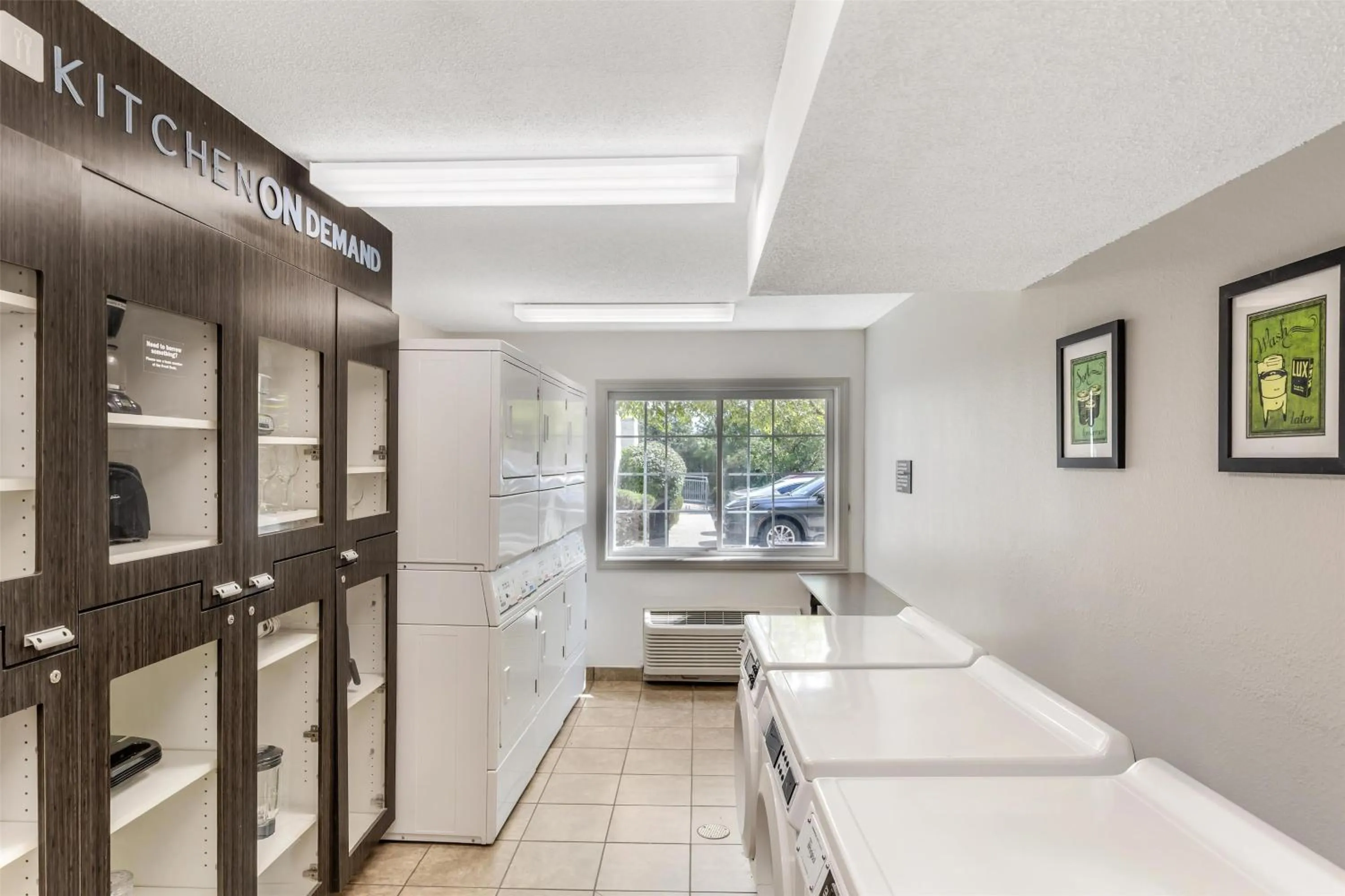 Property building in Sonesta Simply Suites Boston Burlington