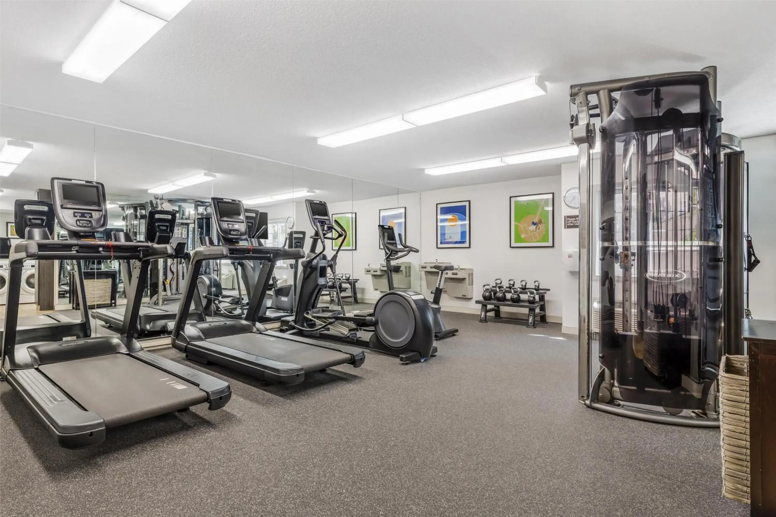 Fitness centre/facilities in Sonesta Simply Suites Boston Burlington Fitness centre/facilities in Sonesta Simply Suites Boston Burlington