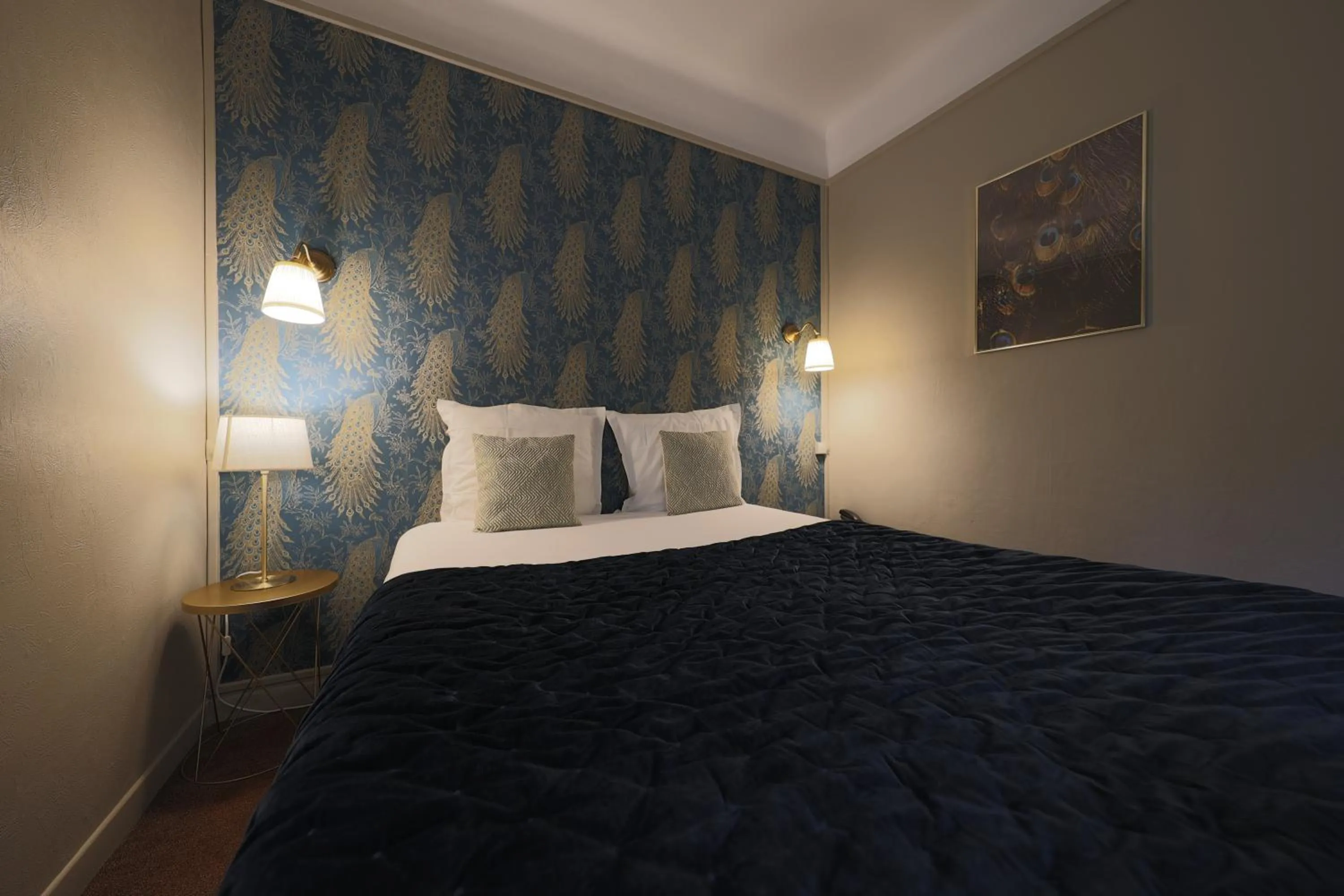 Bedroom, Bed in Hôtel Azur Reims Centre