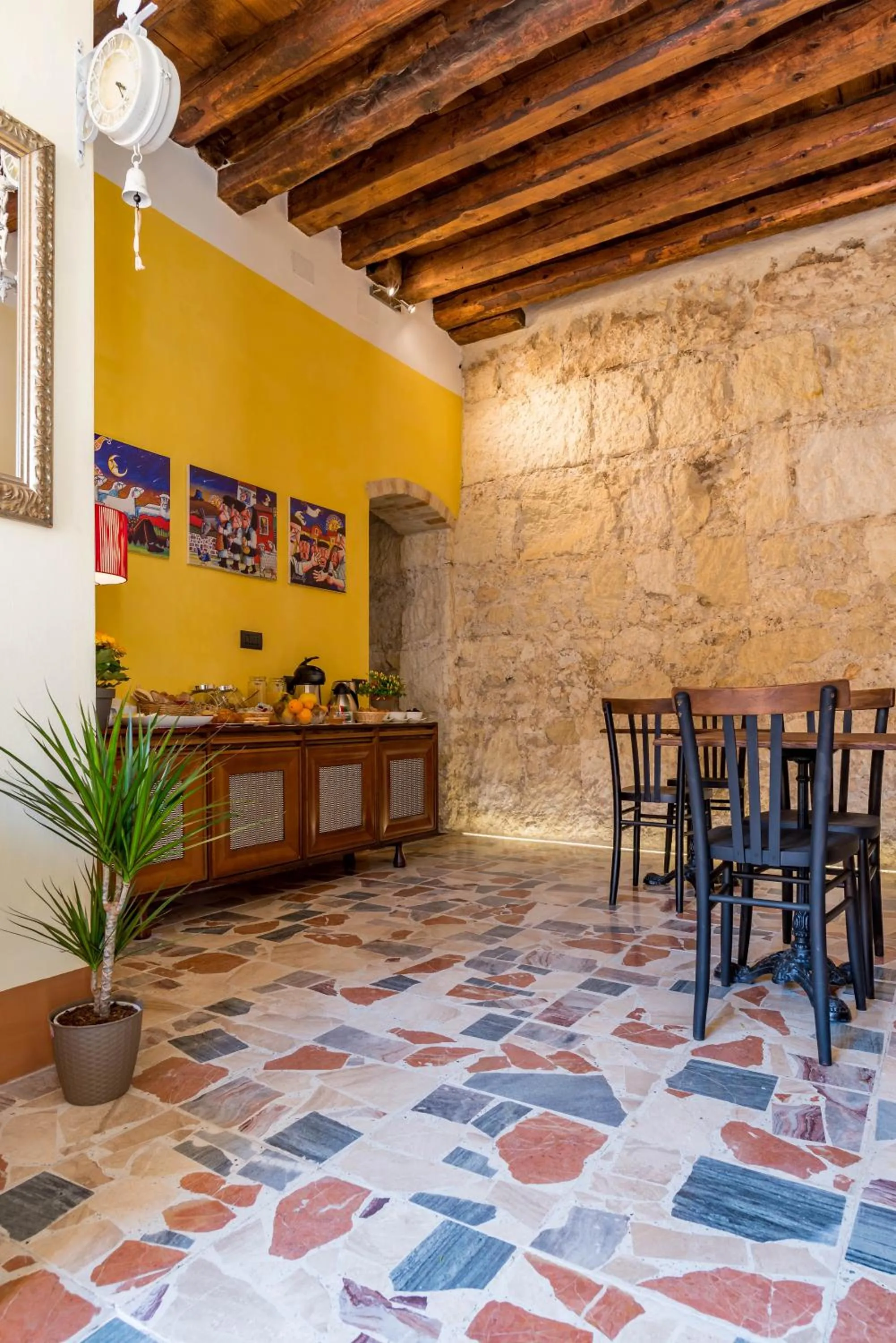 Communal lounge/ TV room in Cappuccine GuestHouse