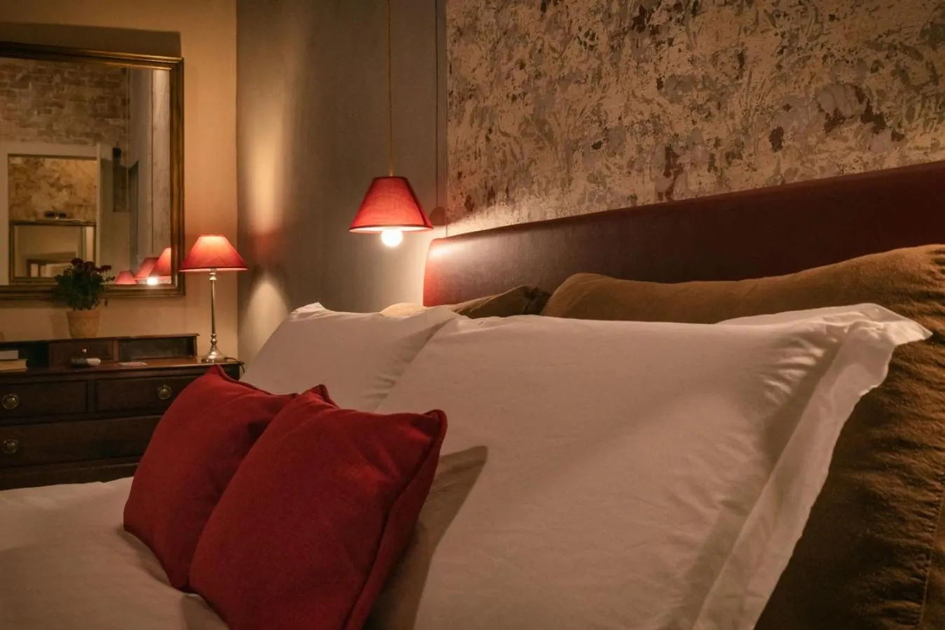 Decorative detail, Bed in Cappuccine GuestHouse