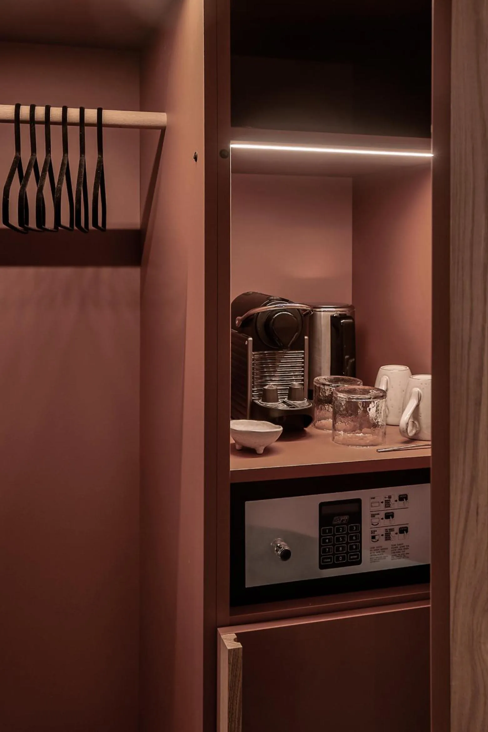 ADELANTE Boutique Hotel