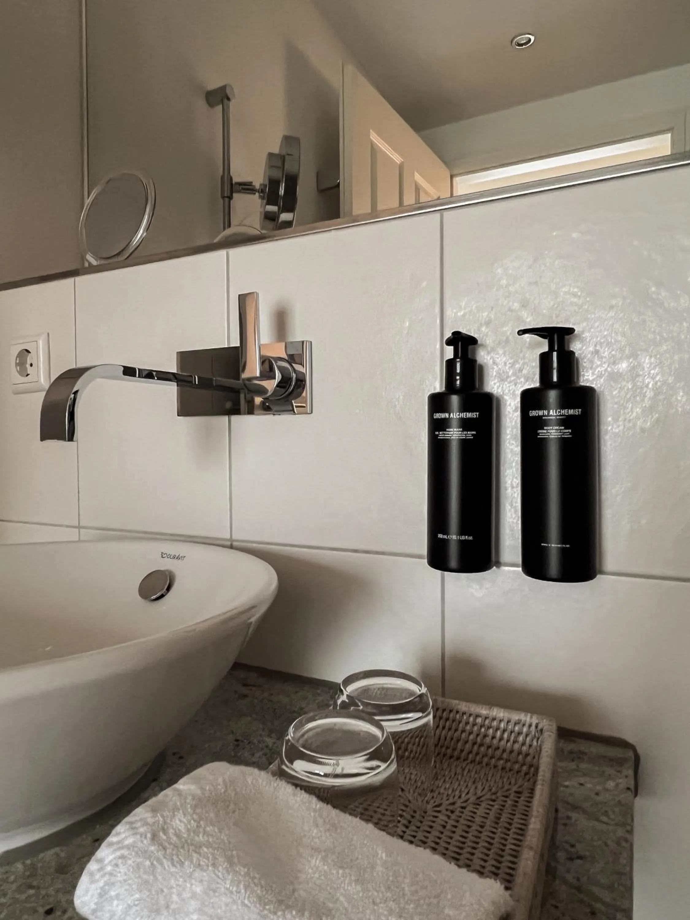 ADELANTE Boutique Hotel