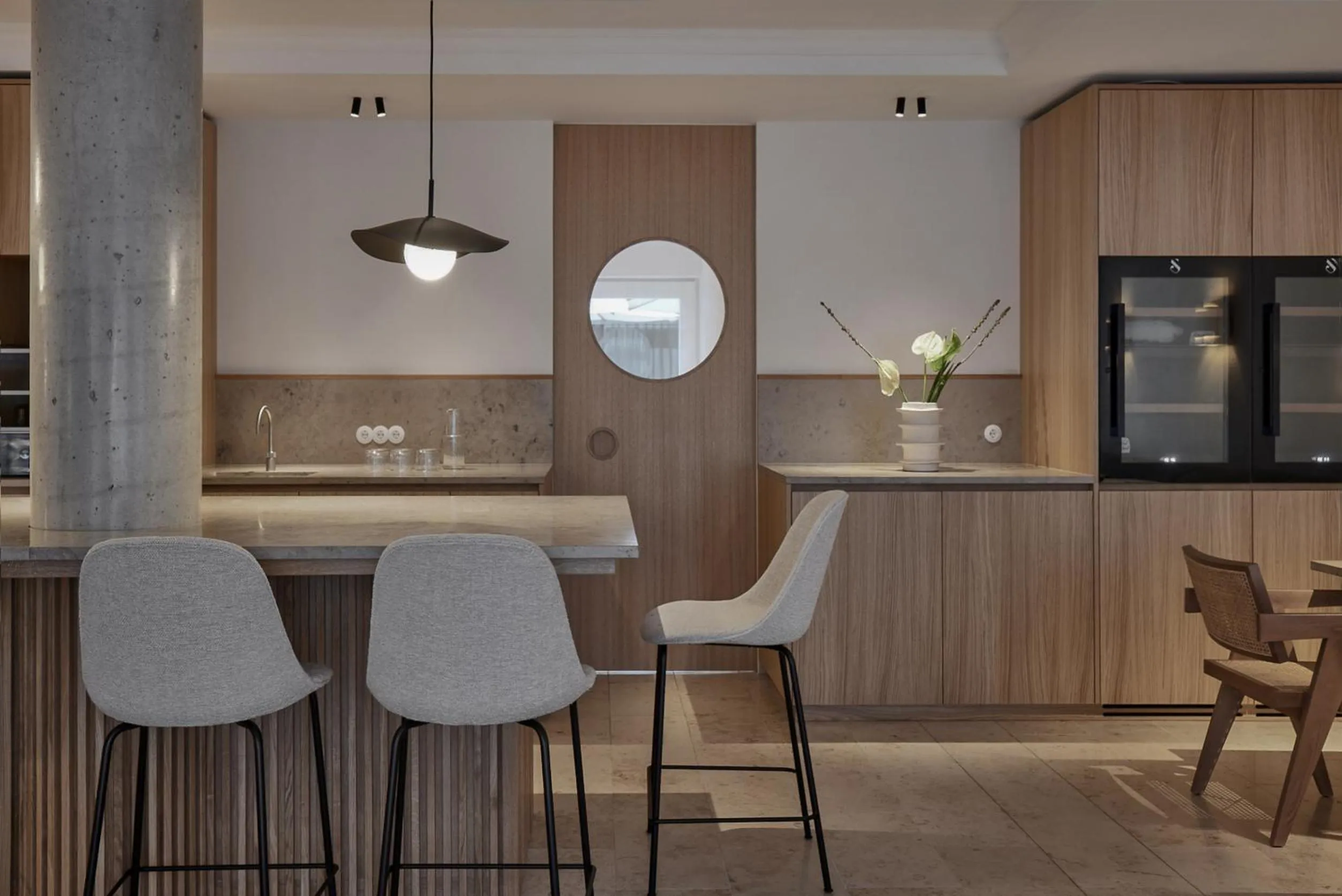 ADELANTE Boutique Hotel