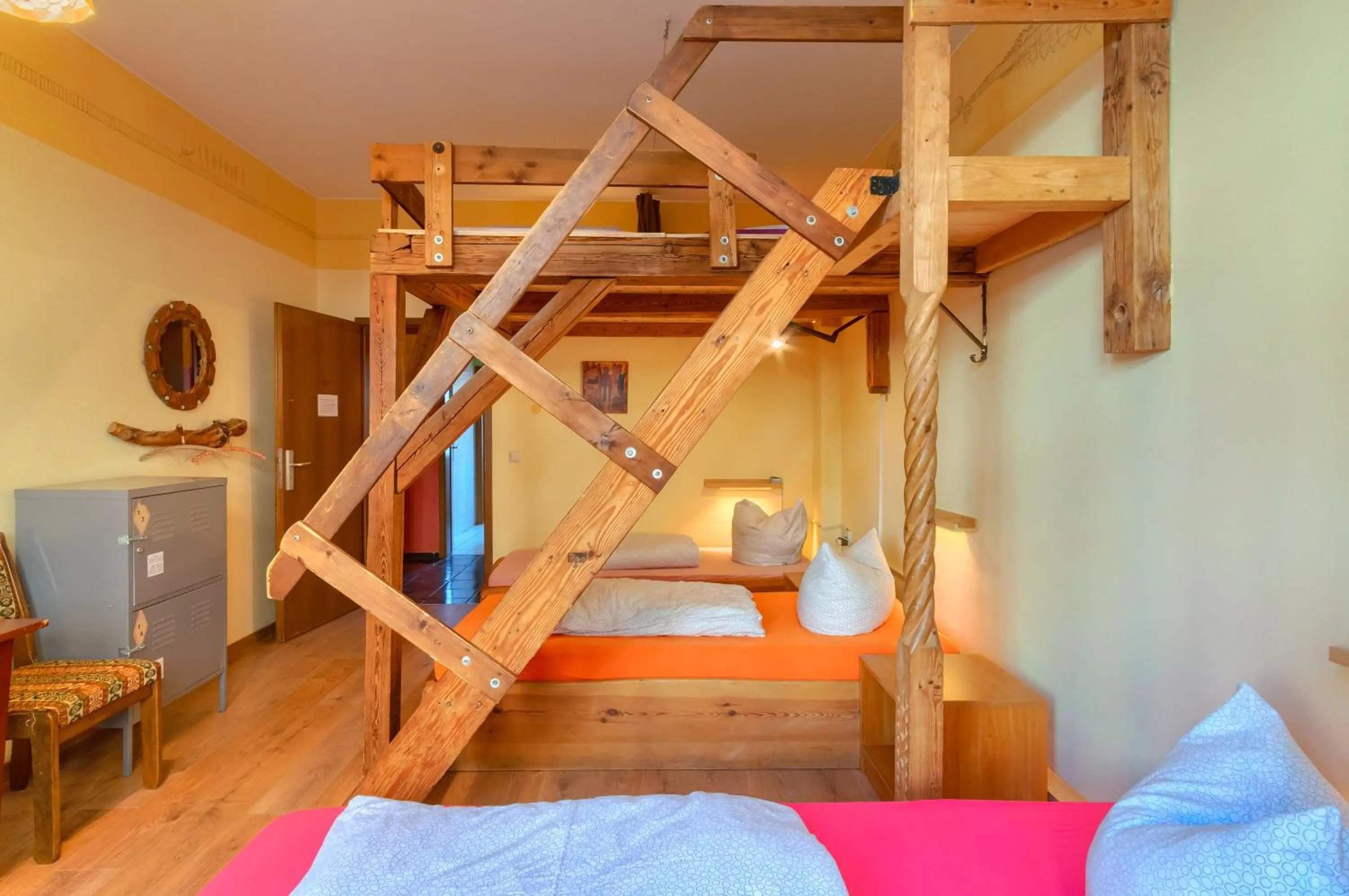 Photo of the whole room, Bed in Hostel Lollis Homestay Dresden