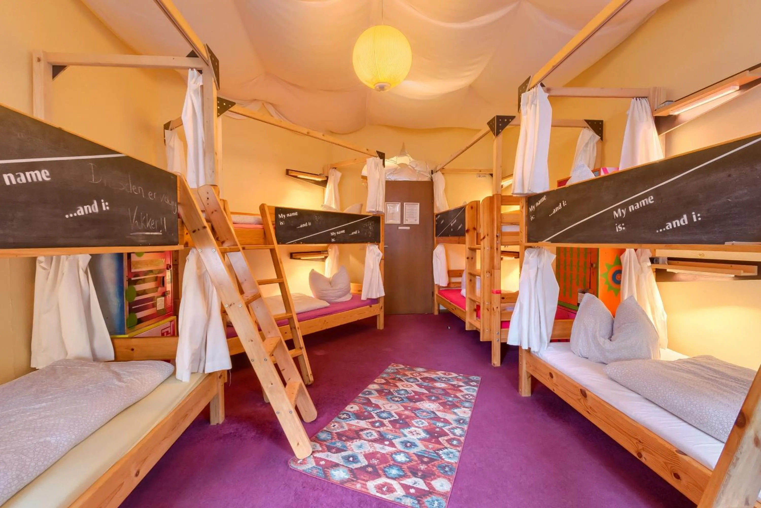 Bed in Hostel Lollis Homestay Dresden