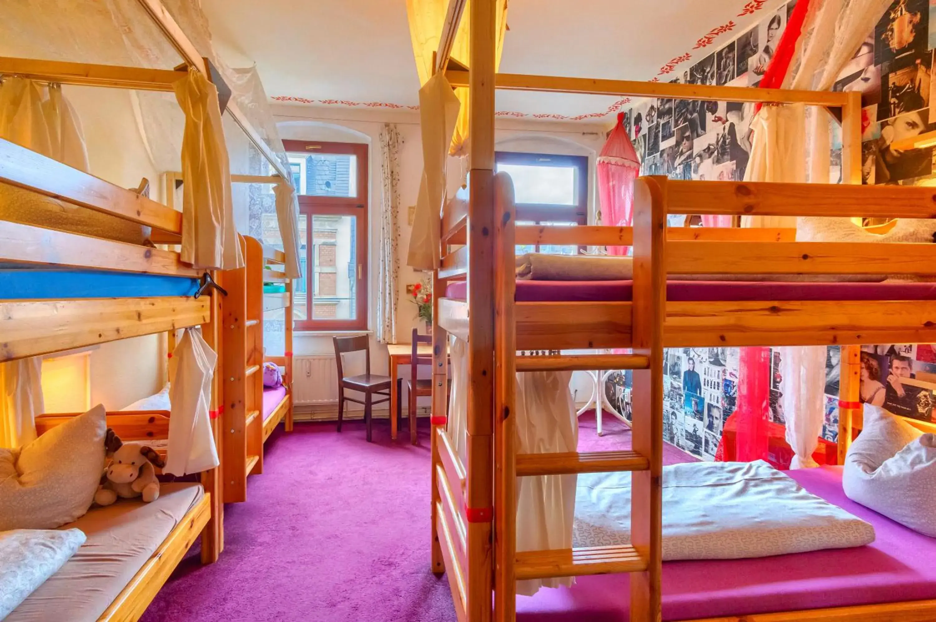 Bed in 6-Bed Female Dormitory Room in Hostel Lollis Homestay Dresden Bed in 6-Bed Female Dormitory Room in Hostel Lollis Homestay Dresden