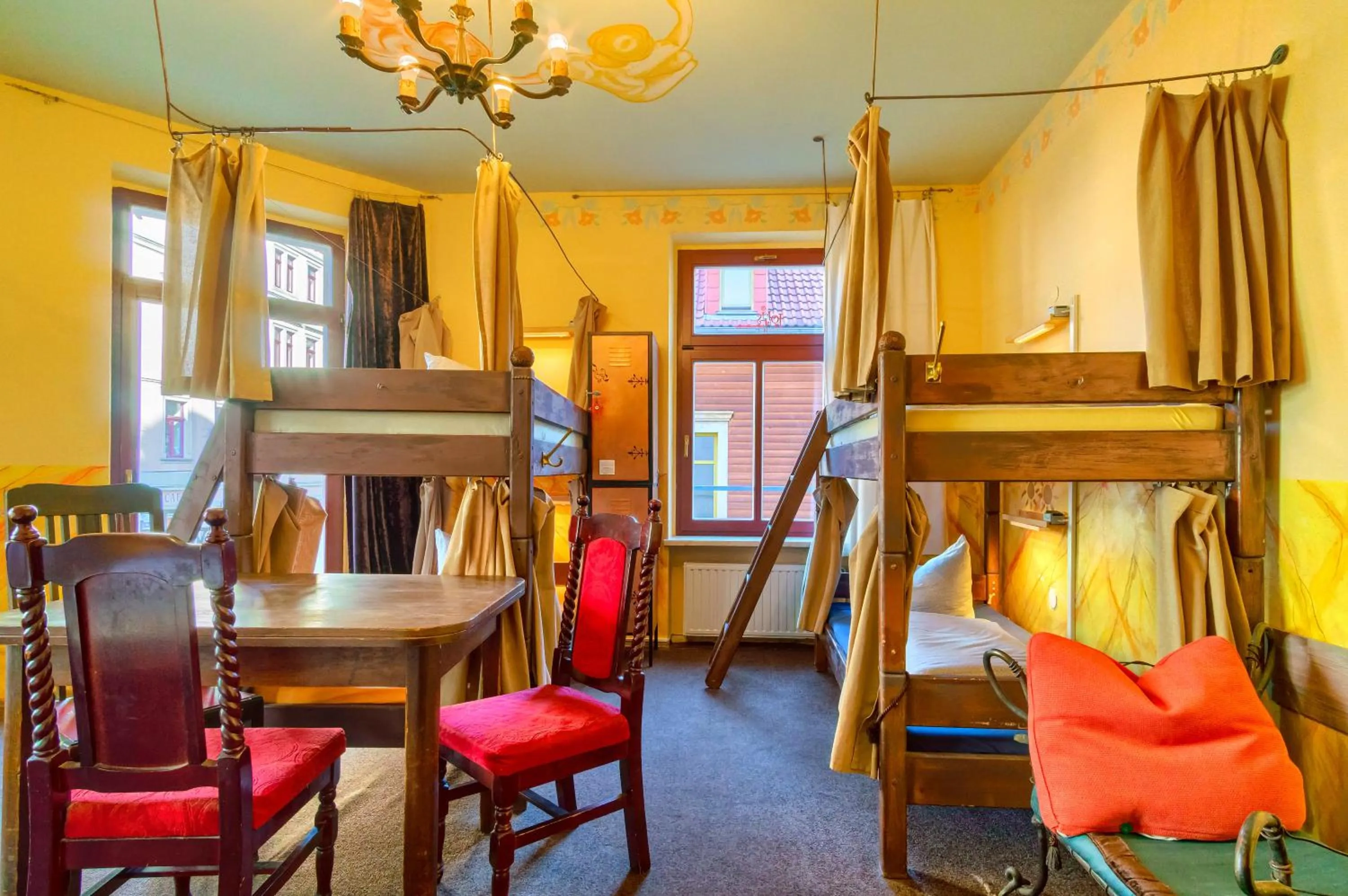 Photo of the whole room, Bed in Hostel Lollis Homestay Dresden