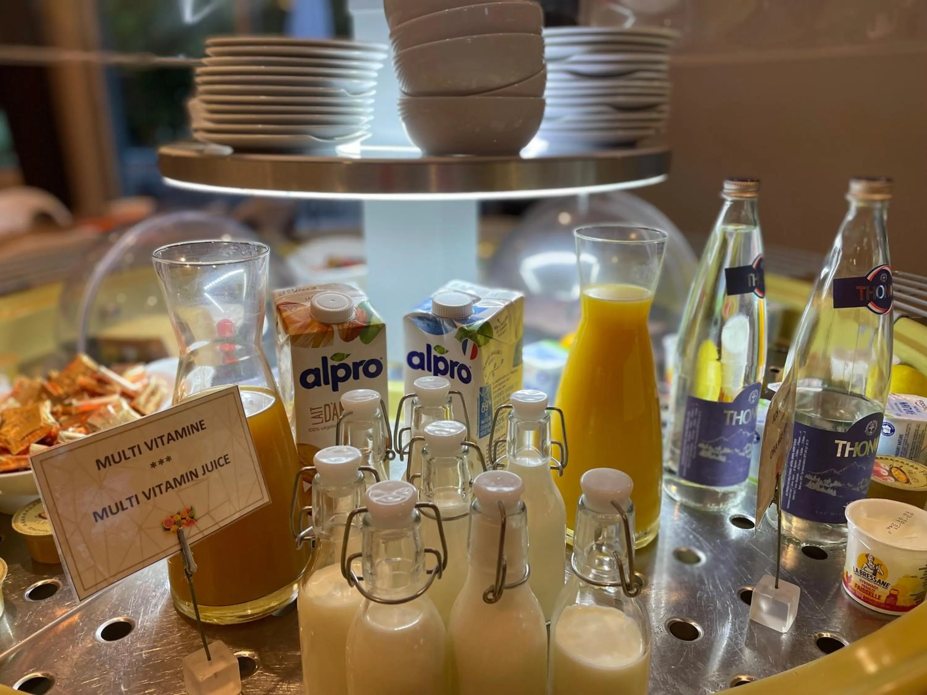 Buffet breakfast in Hôtel Côté Sud Léman