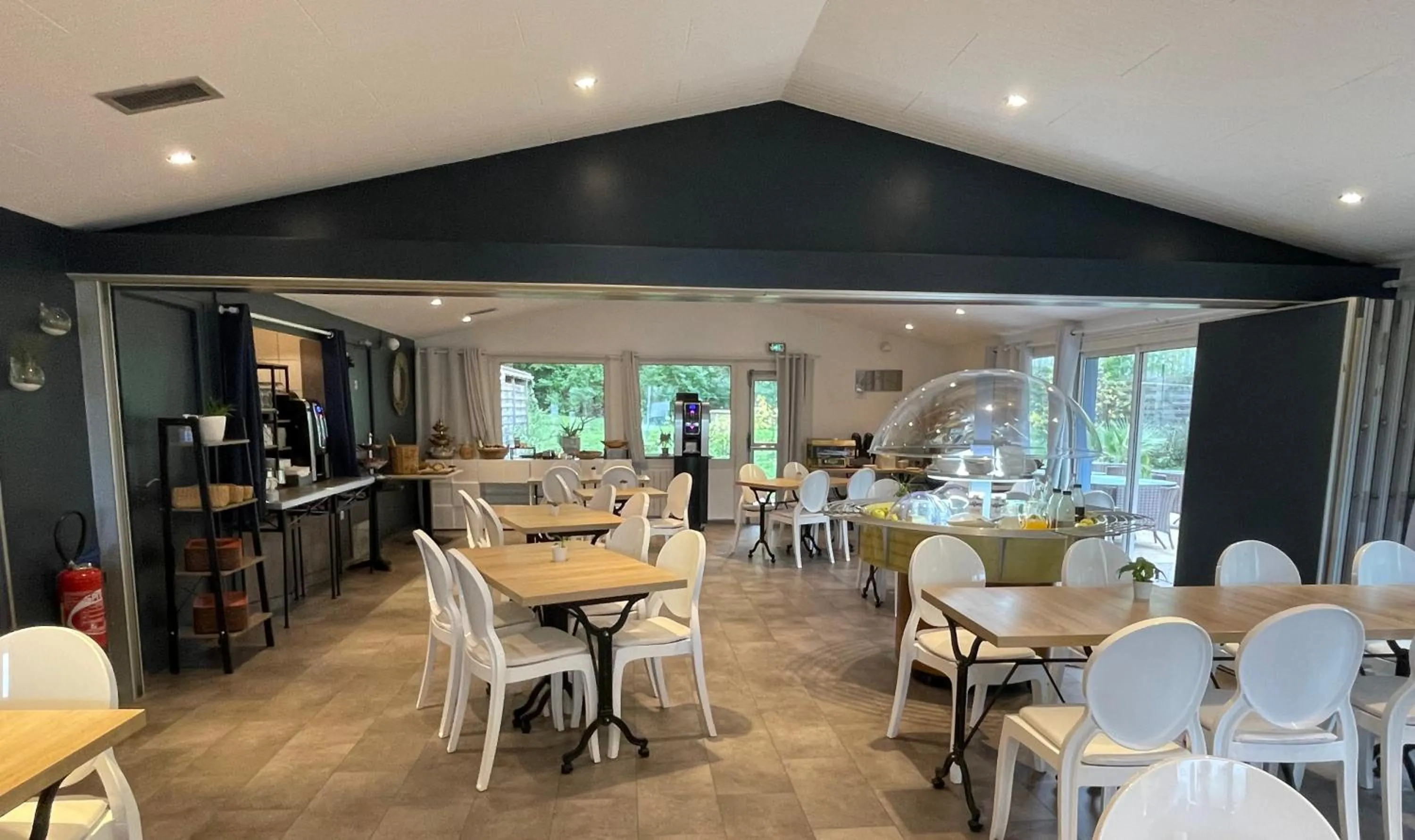 Breakfast in Hôtel Côté Sud Léman