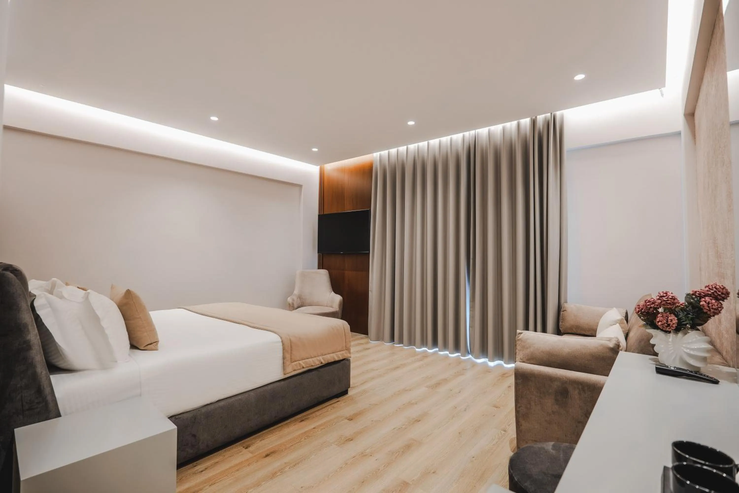 Photo of the whole room in Hotel Oasis