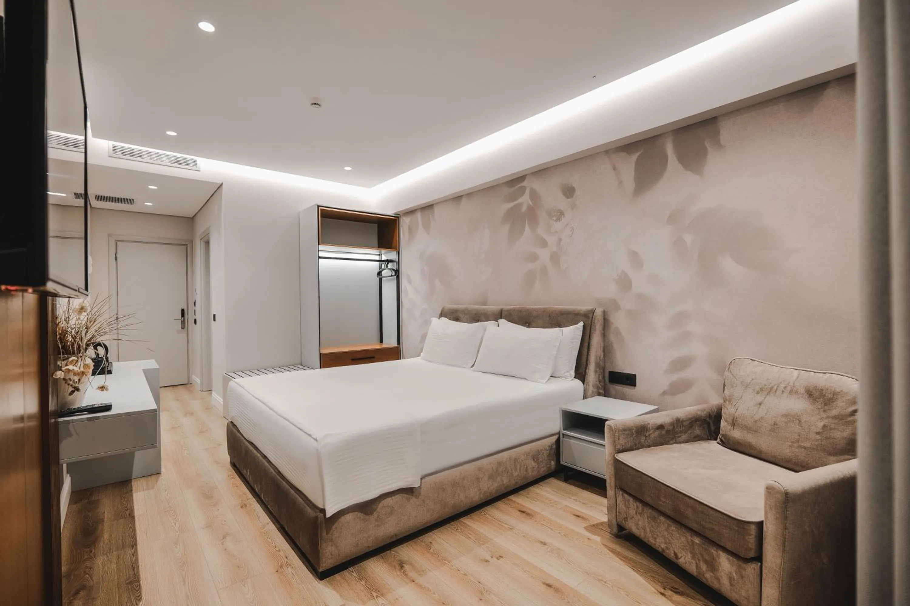 Photo of the whole room in Hotel Oasis