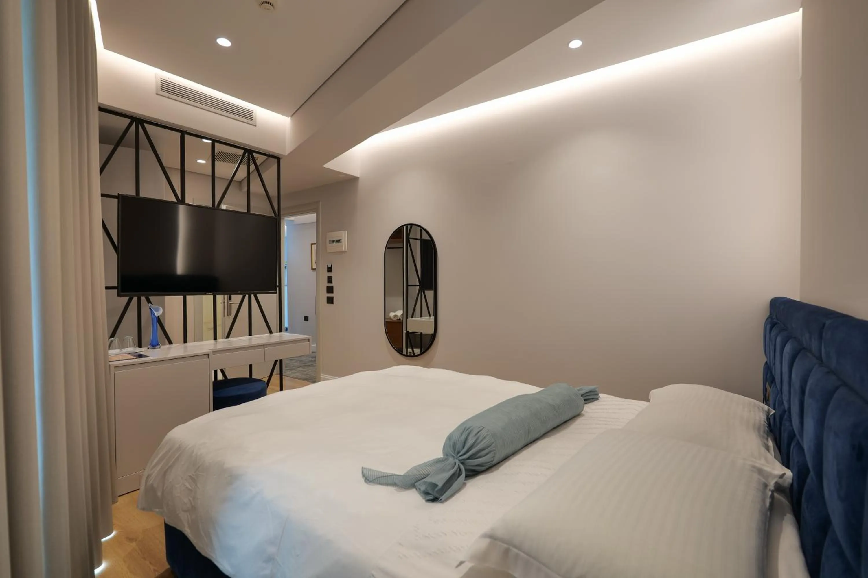 Photo of the whole room in Hotel Oasis