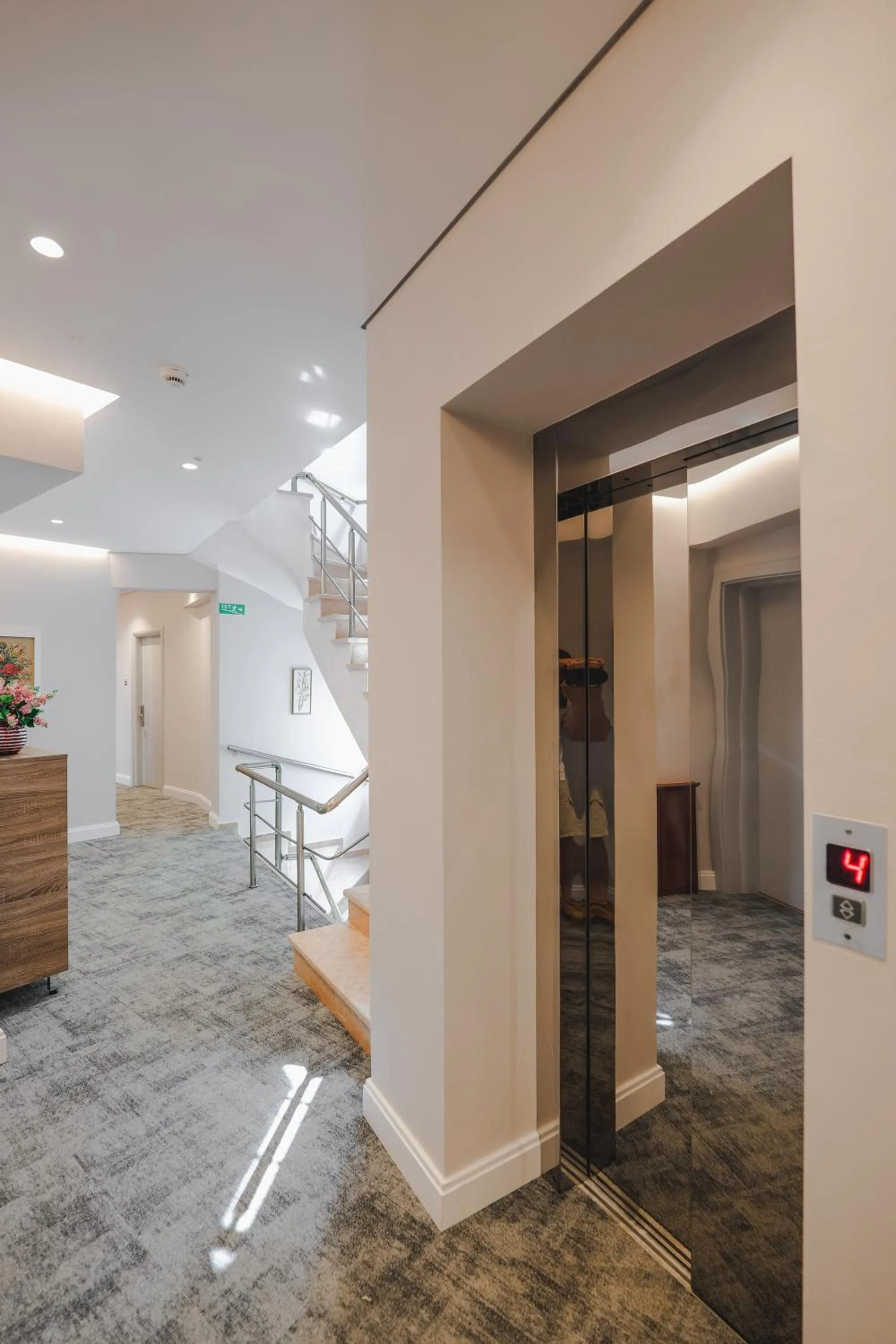 elevator in Hotel Oasis