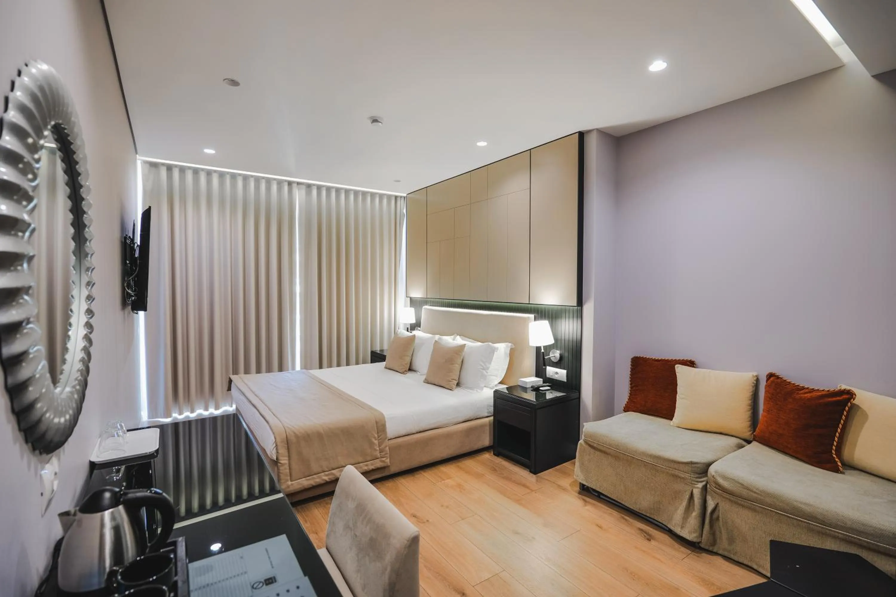 Photo of the whole room in Hotel Oasis