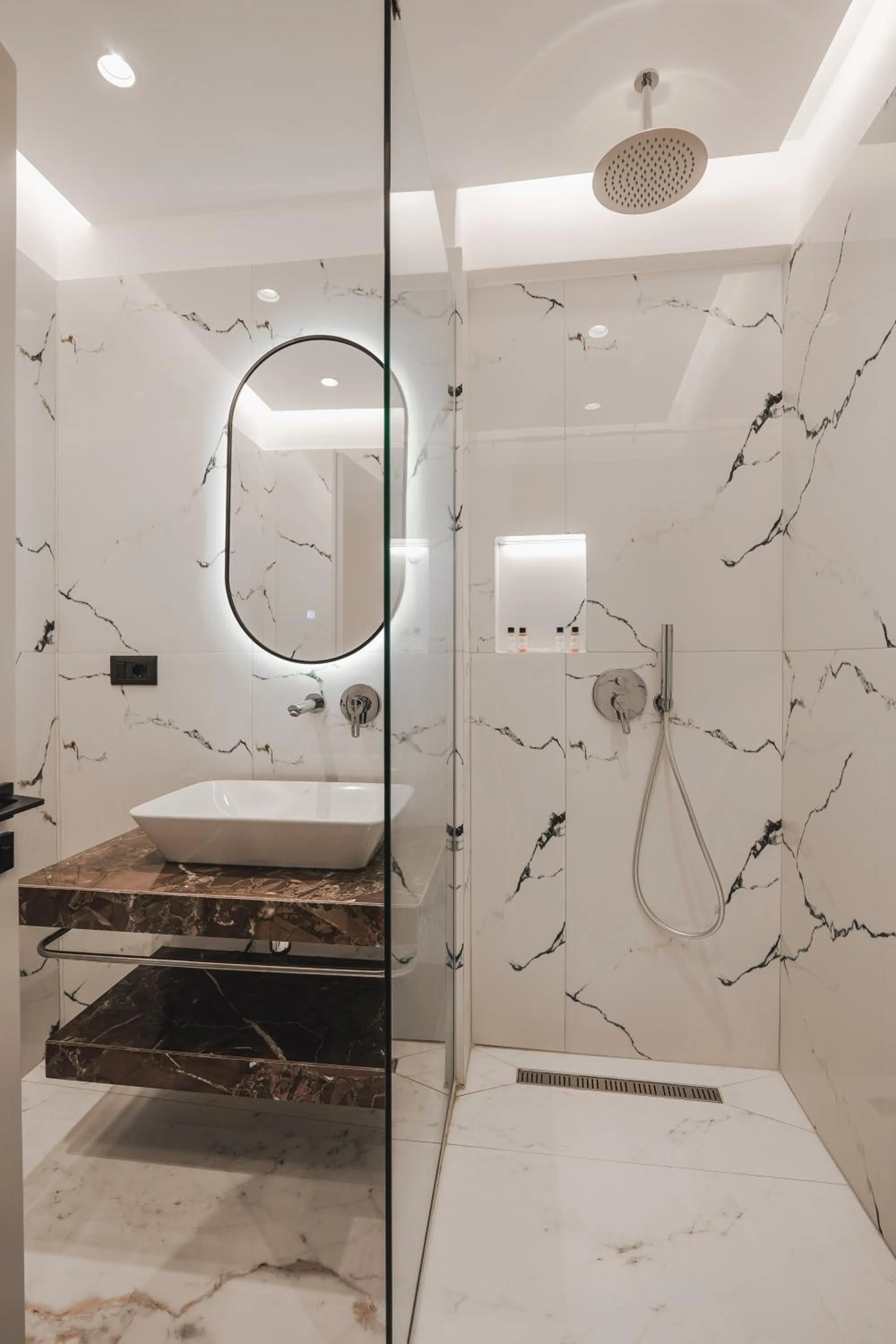 Bathroom in Hotel Oasis