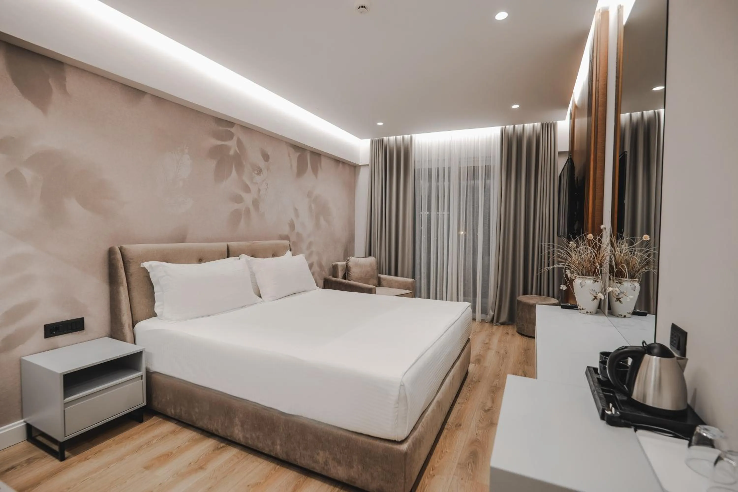 Photo of the whole room in Hotel Oasis