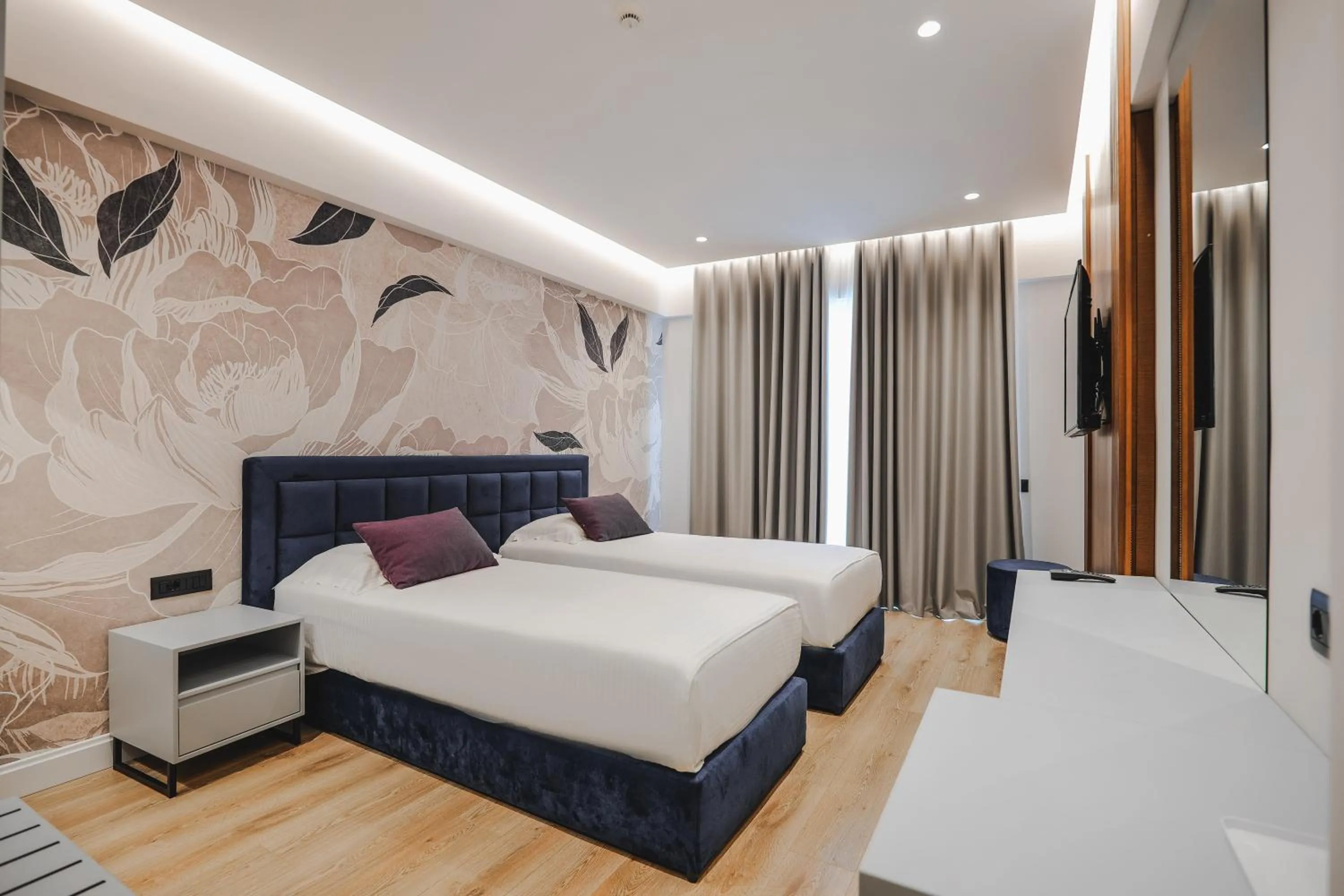 Photo of the whole room in Hotel Oasis