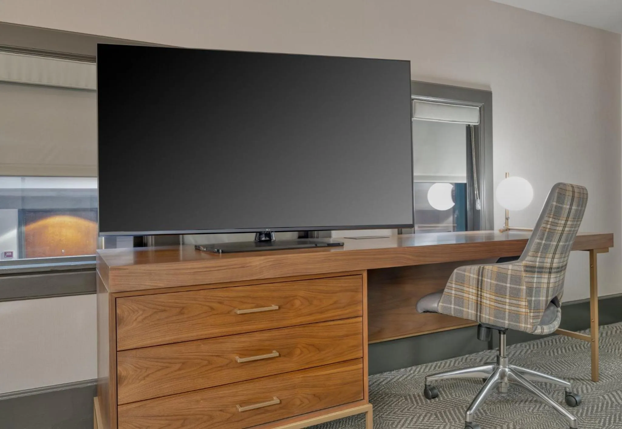 Bedroom in Crowne Plaza Indianapolis-Dwtn-Union Stn by IHG